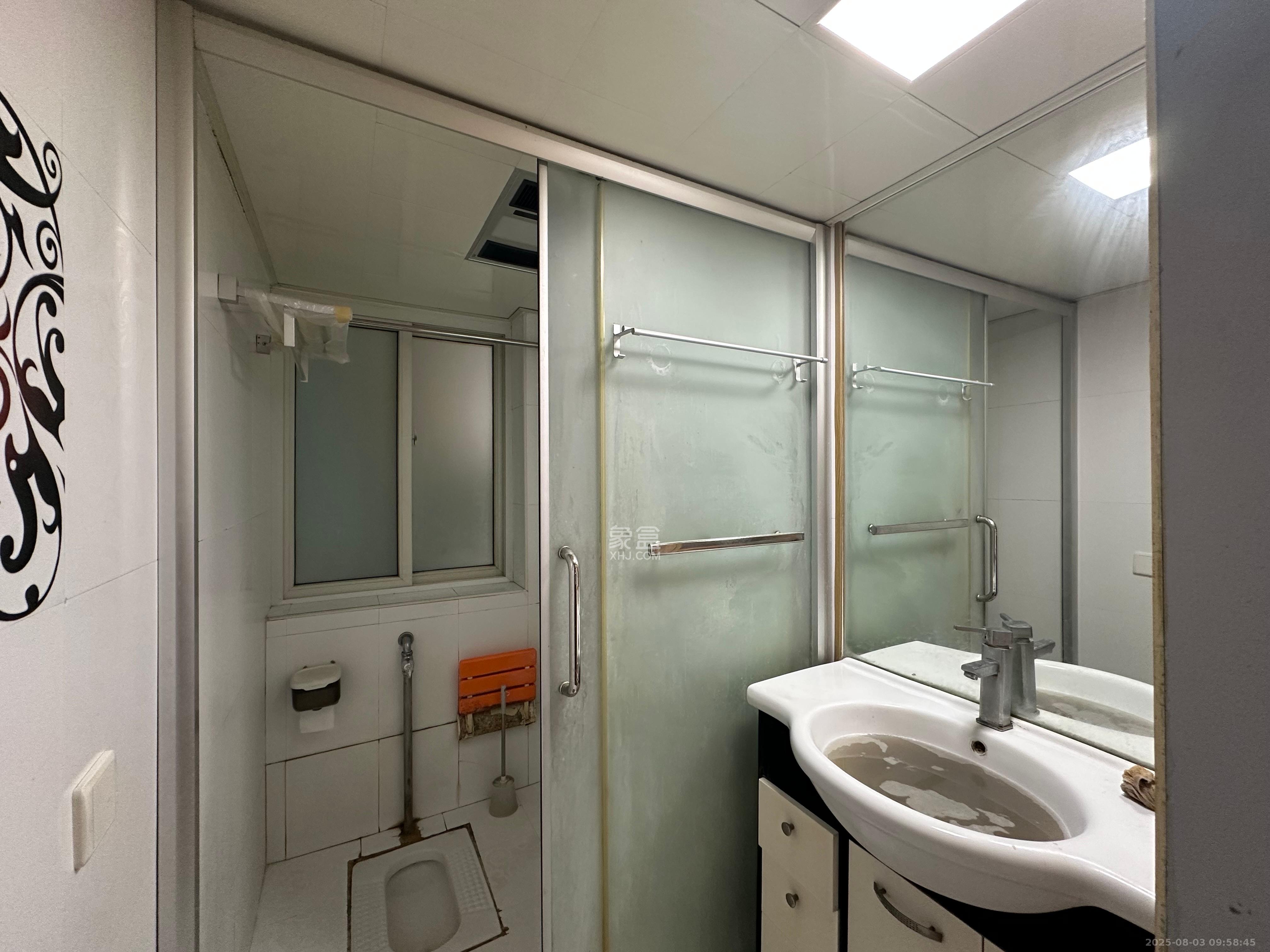 欧园 2室2厅1卫 2500.0元/月 欧园 2室2厅1卫 2500.0元/月室内图