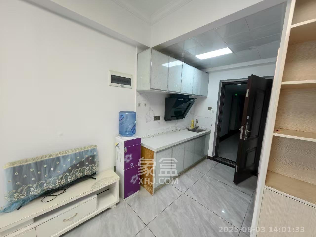 裕天国际商汇中心 1室1厅1卫 1500.0元/月 裕天国际商汇中心 1室1厅1卫 1500.0元/月室内图