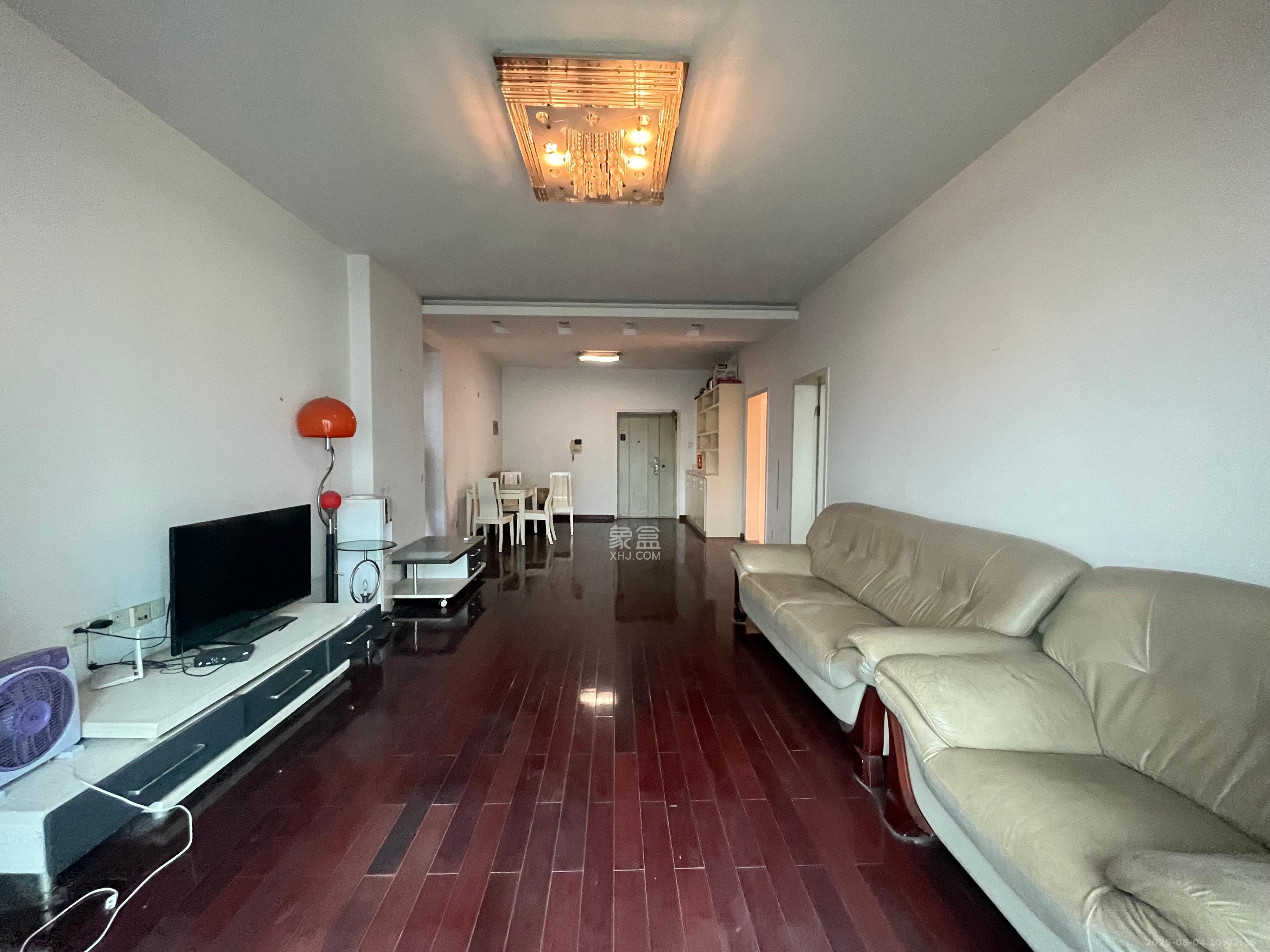 锦绣华天  3室2厅2卫    3200.0元/月 锦绣华天  3室2厅2卫    3200.0元/月