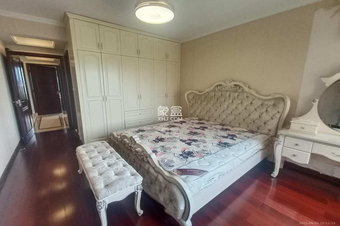 中海国际一期 4室2厅2卫 2600.0元/月 中海国际一期 4室2厅2卫 2600.0元/月室内图