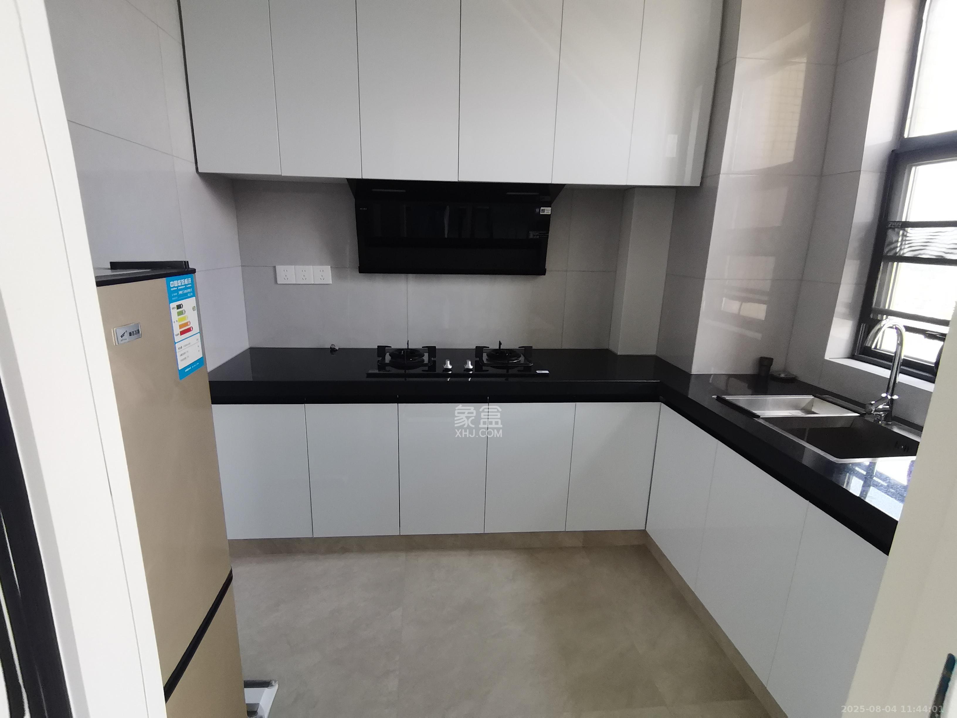 兰亭湾畔 3室2厅1卫 3200.0元/月 兰亭湾畔 3室2厅1卫 3200.0元/月室内图