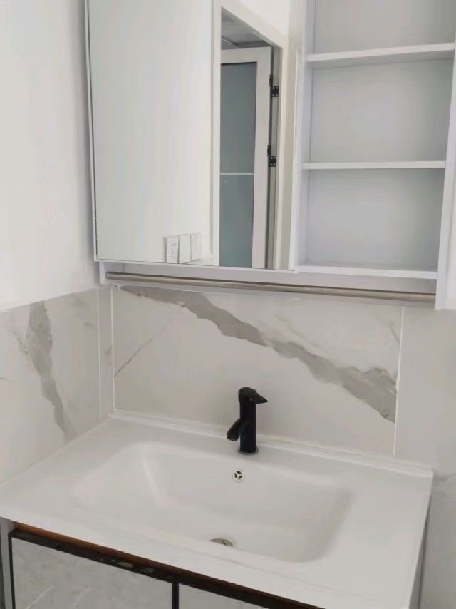 西合路(红湘段)安置房 3室2厅1卫 2000.0元/月 西合路(红湘段)安置房 3室2厅1卫 2000.0元/月室内图