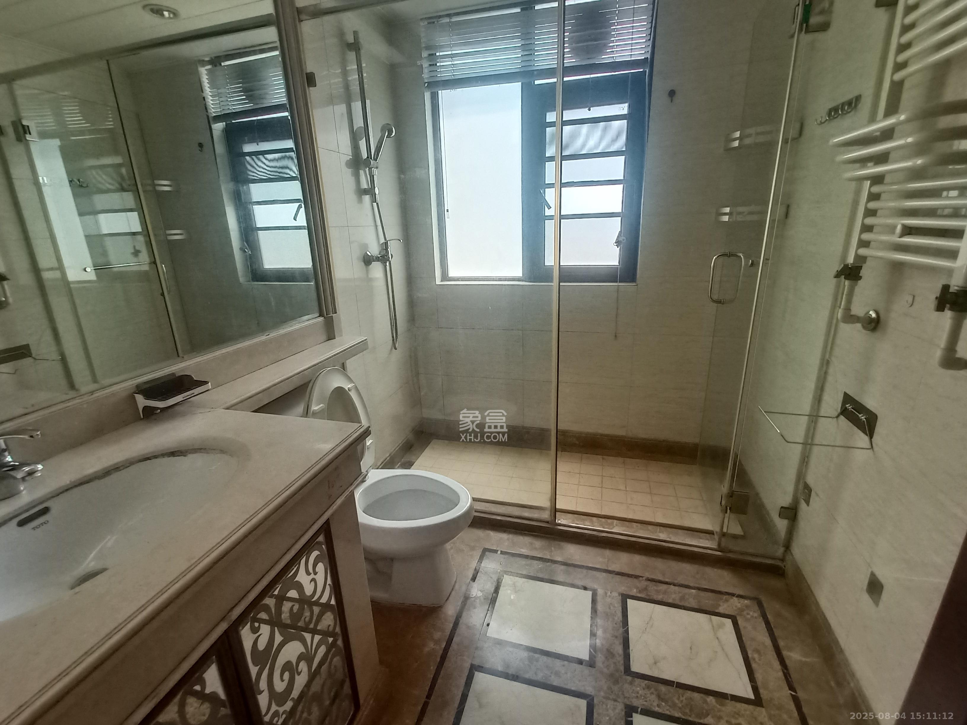 中海国际一期 4室2厅2卫 2600.0元/月 中海国际一期 4室2厅2卫 2600.0元/月室内图