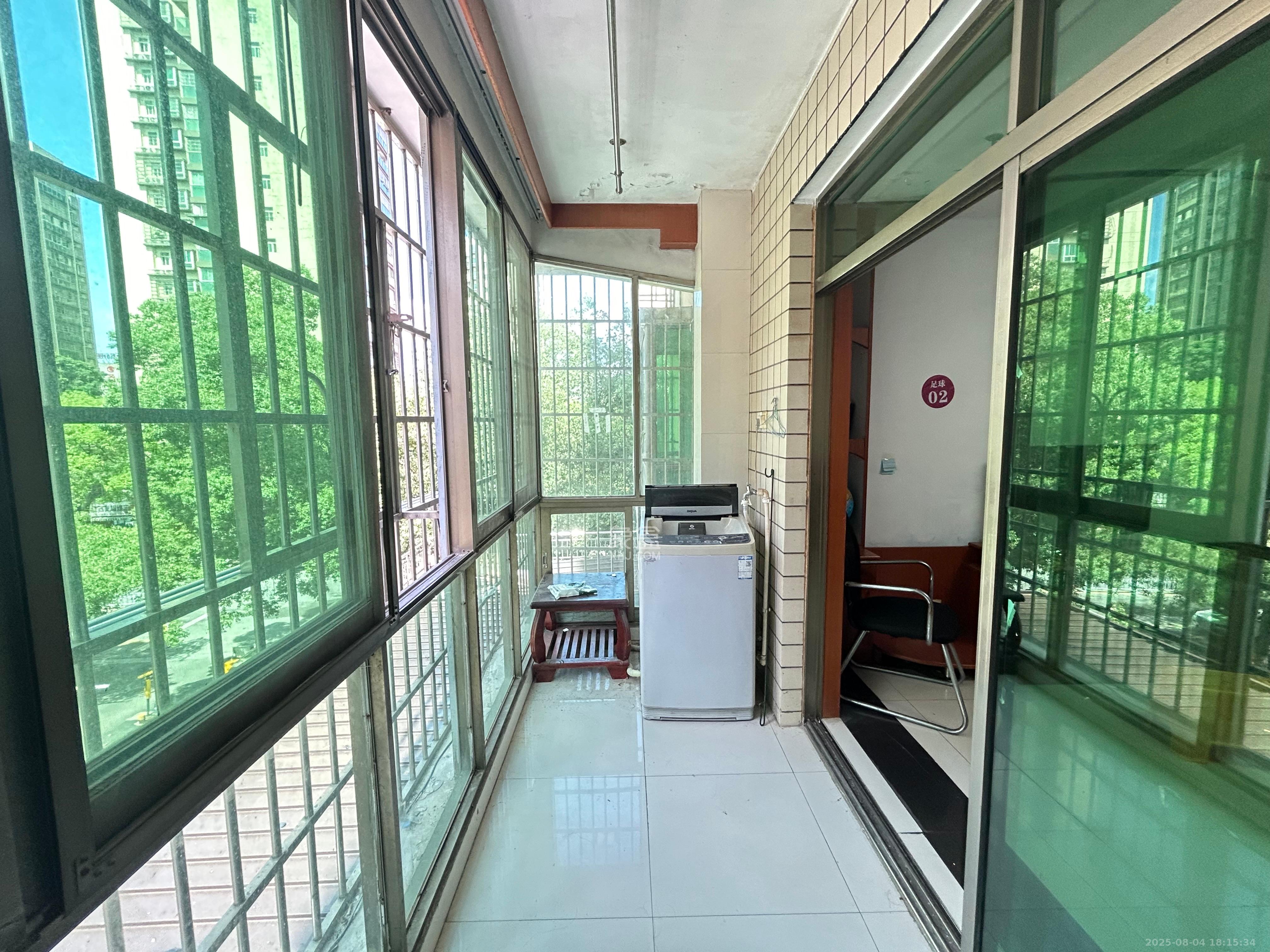 麓谷加州阳光 2室2厅1卫 2000.0元/月 麓谷加州阳光 2室2厅1卫 2000.0元/月室内图