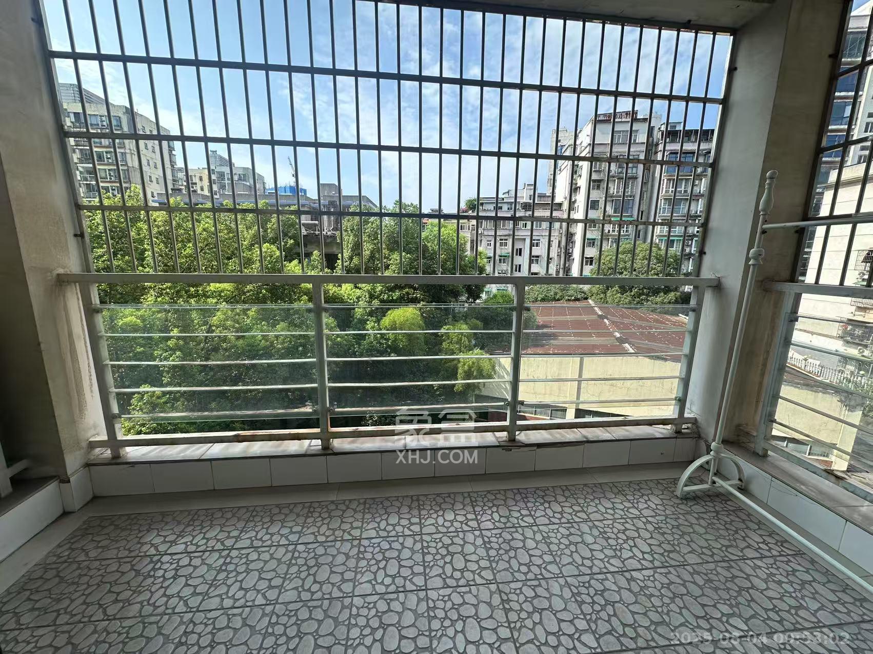 亚华香舍花都 3室2厅2卫 2800.0元/月 亚华香舍花都 3室2厅2卫 2800.0元/月室内图