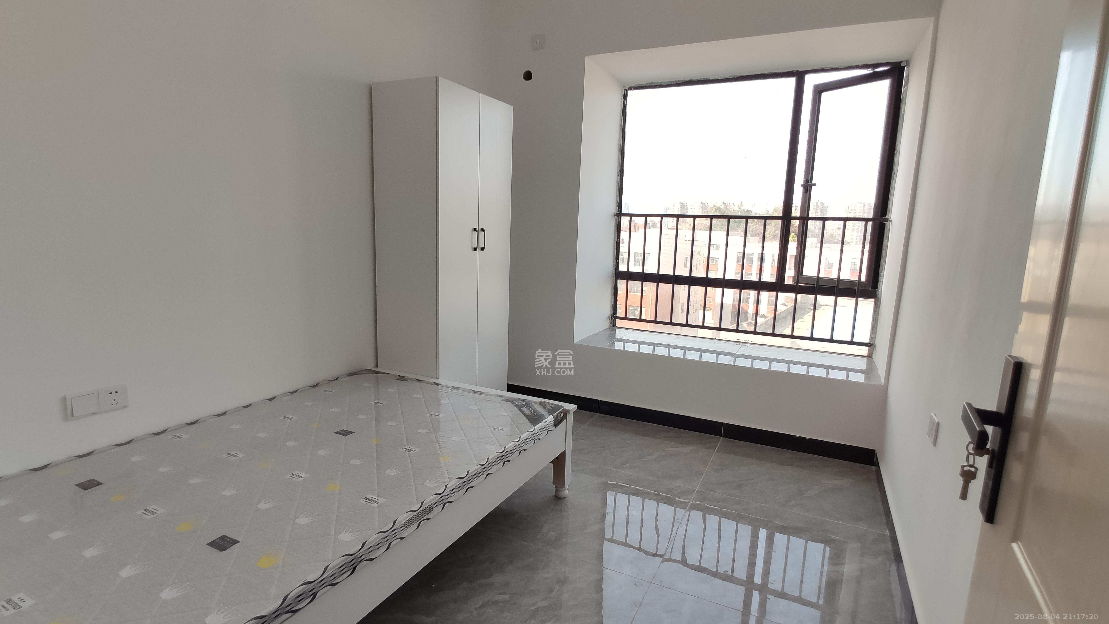 汇金城/嘉华城（二期、三期）  4室2厅1卫    3100.0元/月室内图