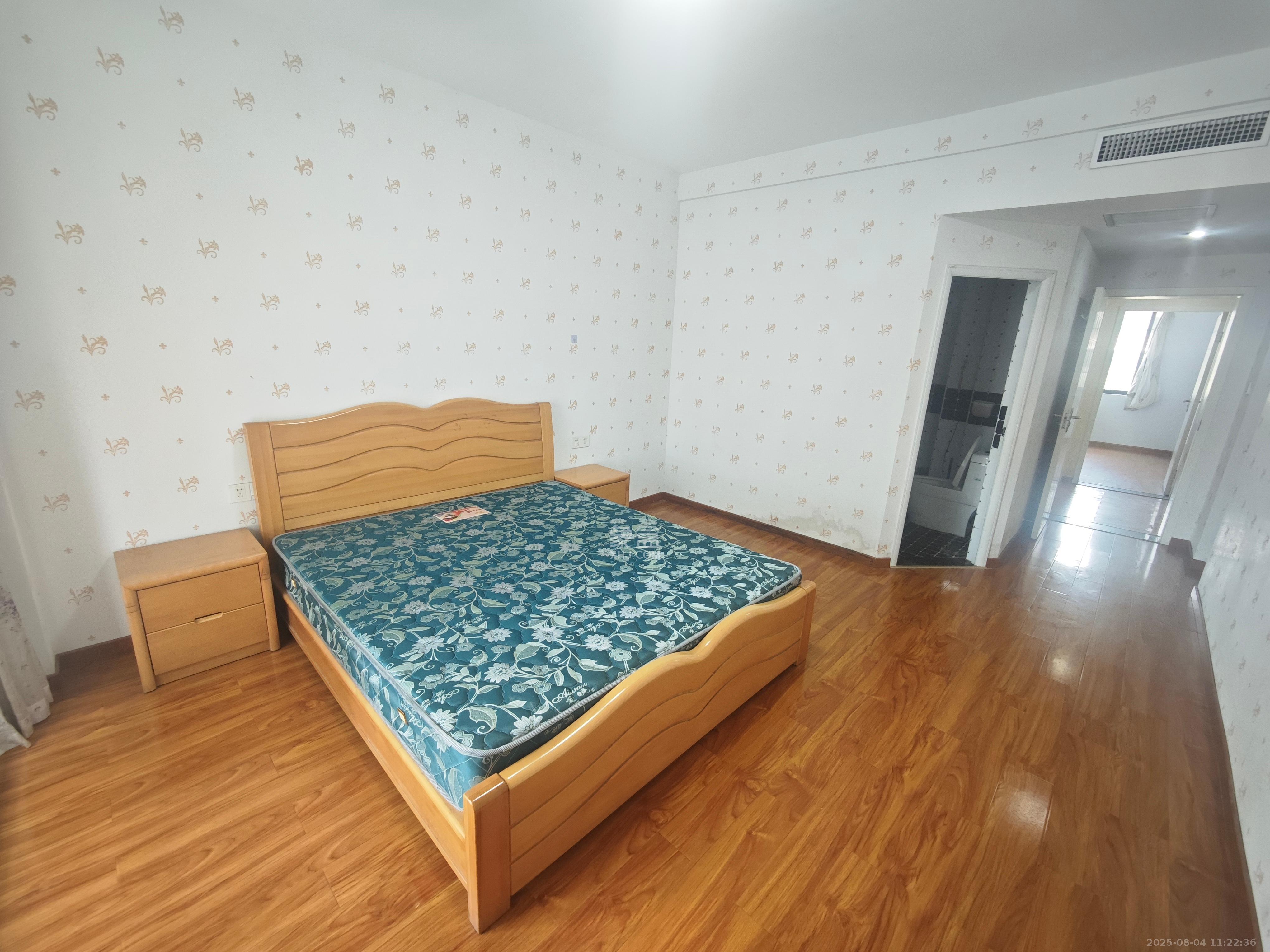 长大彩虹都  4室2厅2卫    2600.0元/月室内图