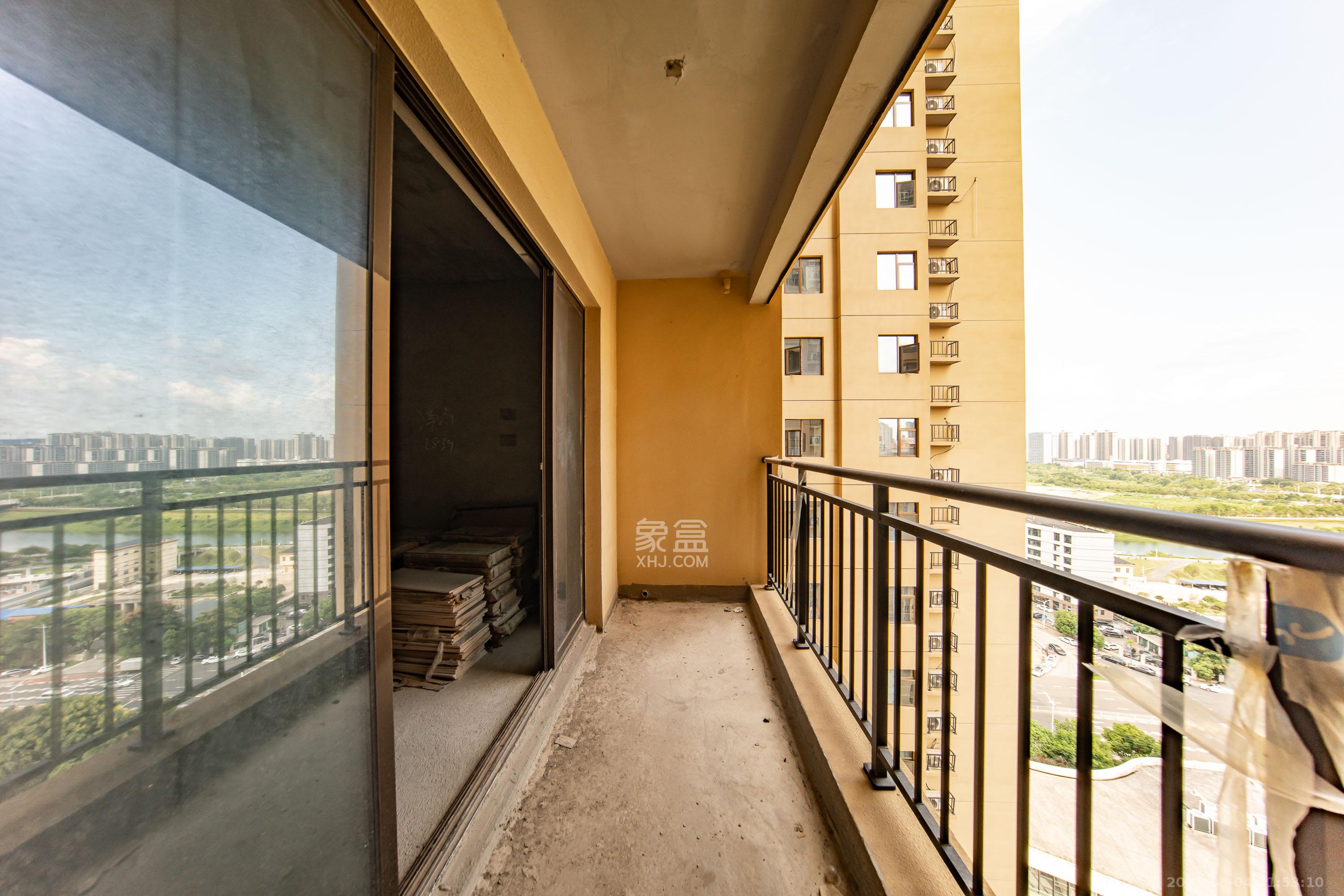 江山帝景雅典 3室2厅2卫 108.0万 江山帝景雅典 3室2厅2卫 108.0万阳台