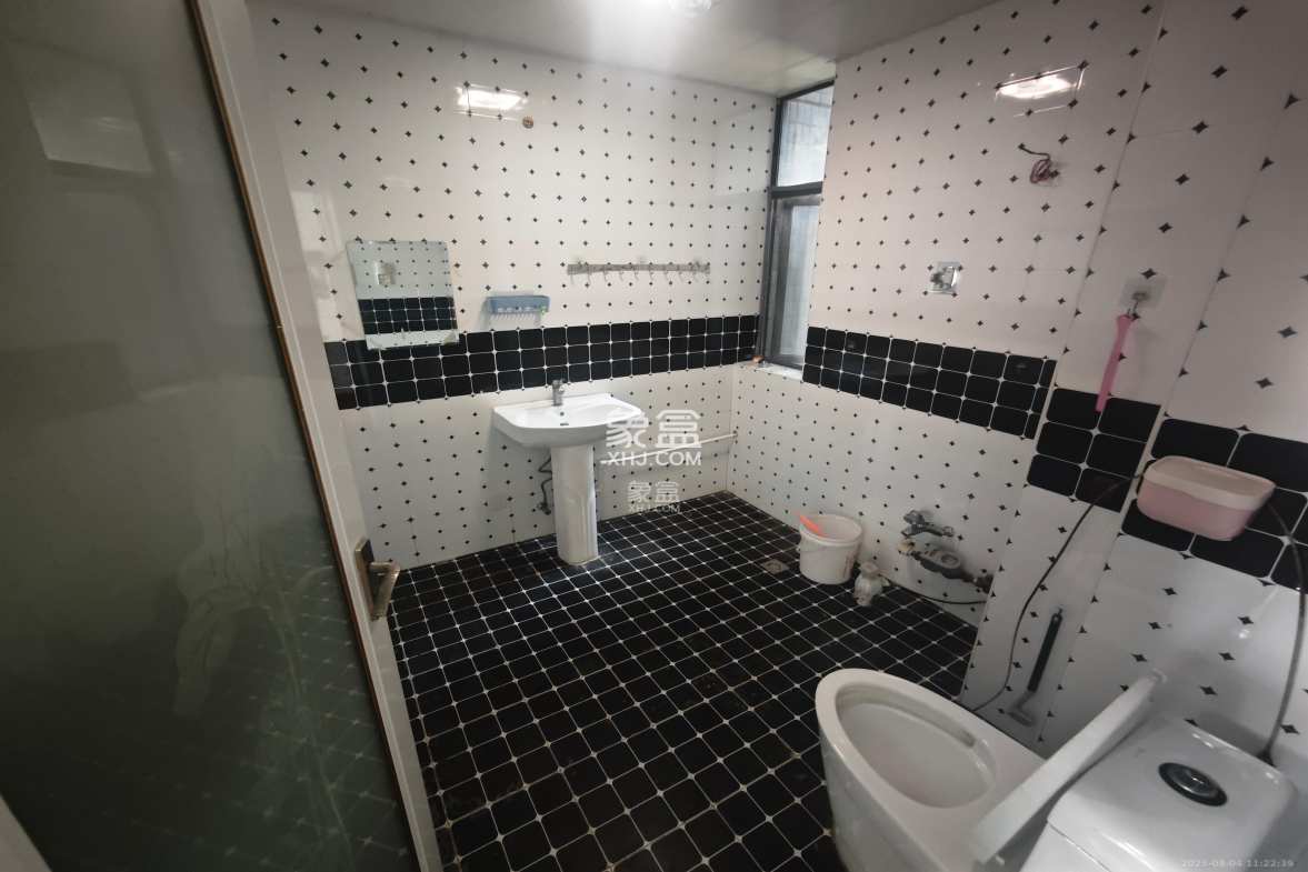 长大彩虹都 4室2厅2卫 2600.0元/月 长大彩虹都 4室2厅2卫 2600.0元/月室内图