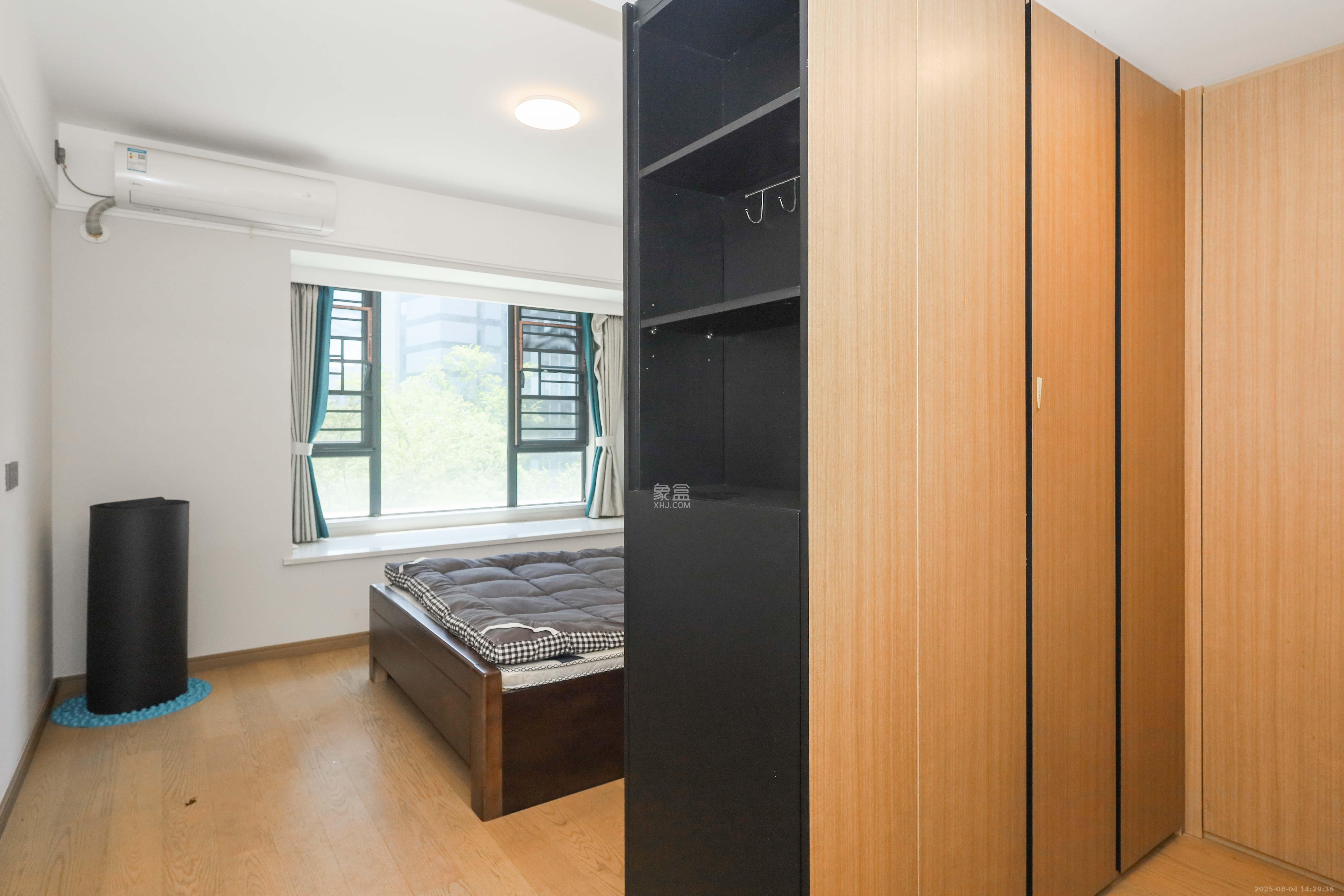 爱家当代境  4室2厅2卫    160.0万 爱家当代境  4室2厅2卫    160.0万卧室