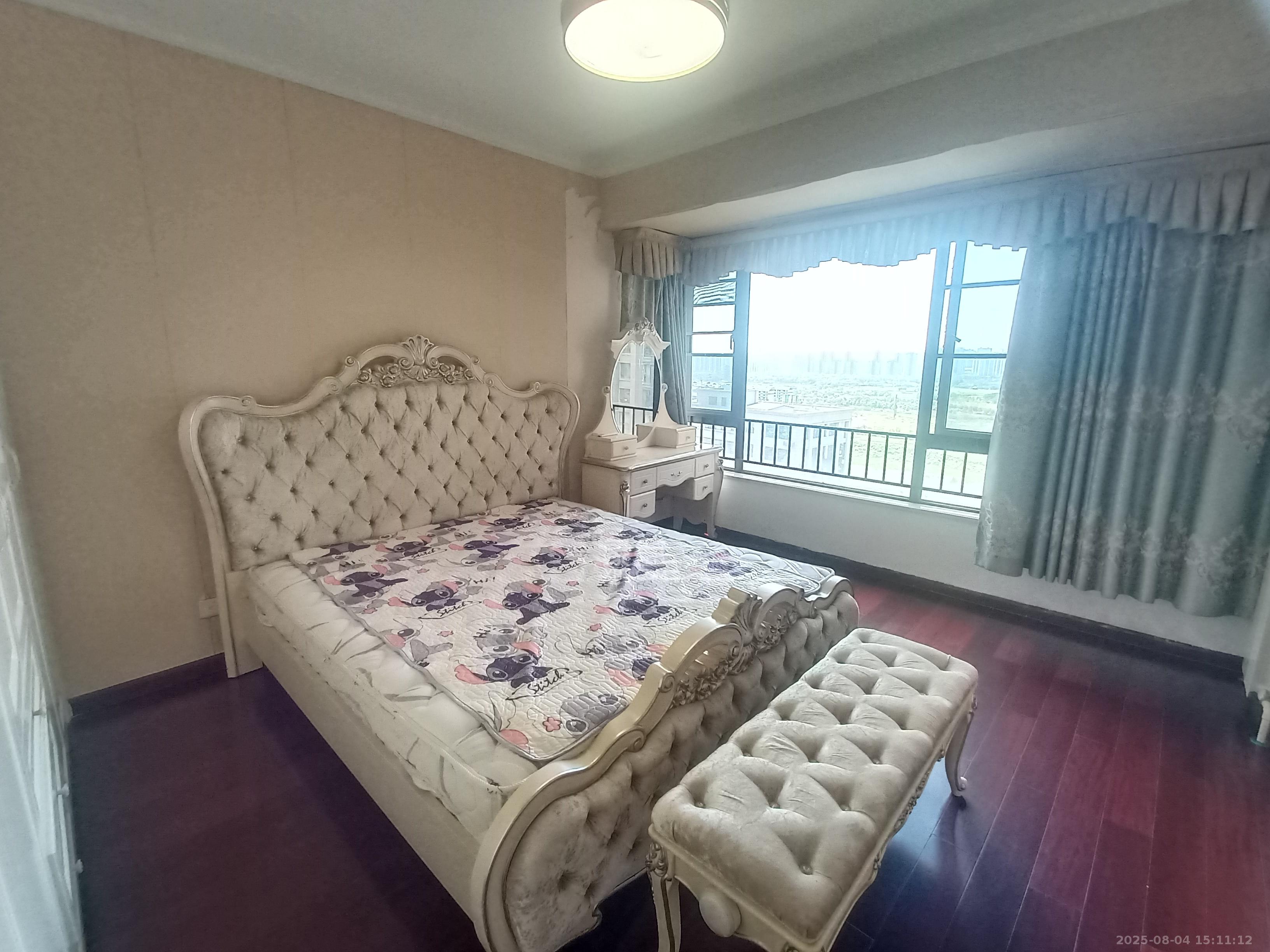 中海国际一期 4室2厅2卫 2600.0元/月 中海国际一期 4室2厅2卫 2600.0元/月室内图