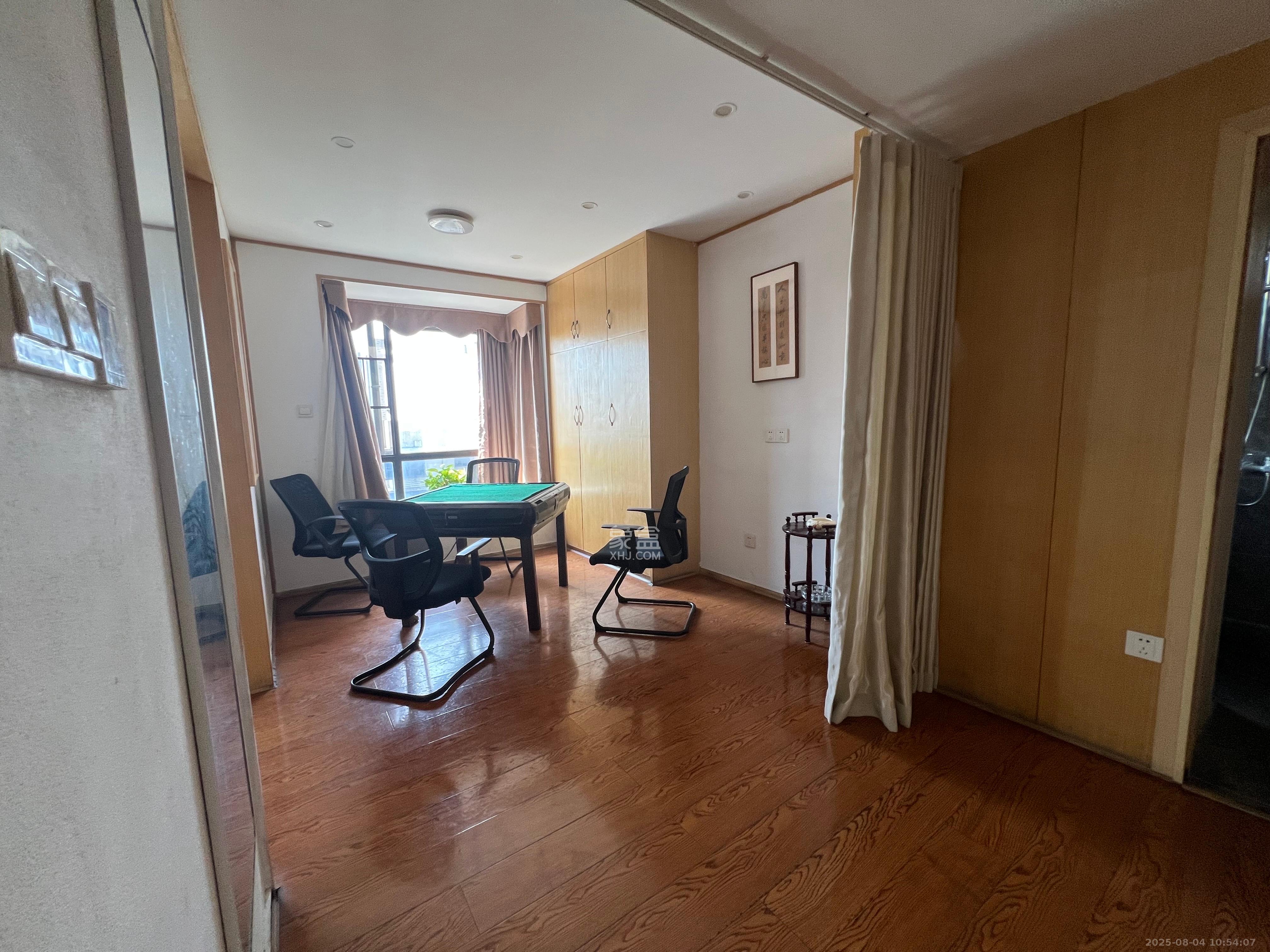 上东辛顿公寓 1室2厅1卫 6800.0元/月 上东辛顿公寓 1室2厅1卫 6800.0元/月室内图