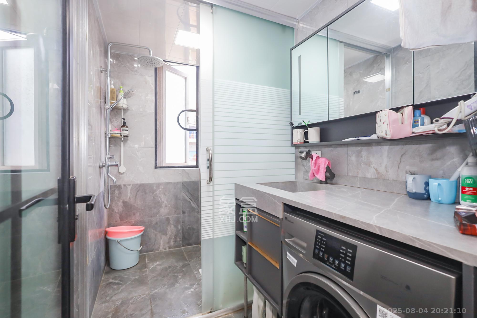 保利天禧D区 4室2厅2卫 199.0万 保利天禧D区 4室2厅2卫 199.0万卫生间