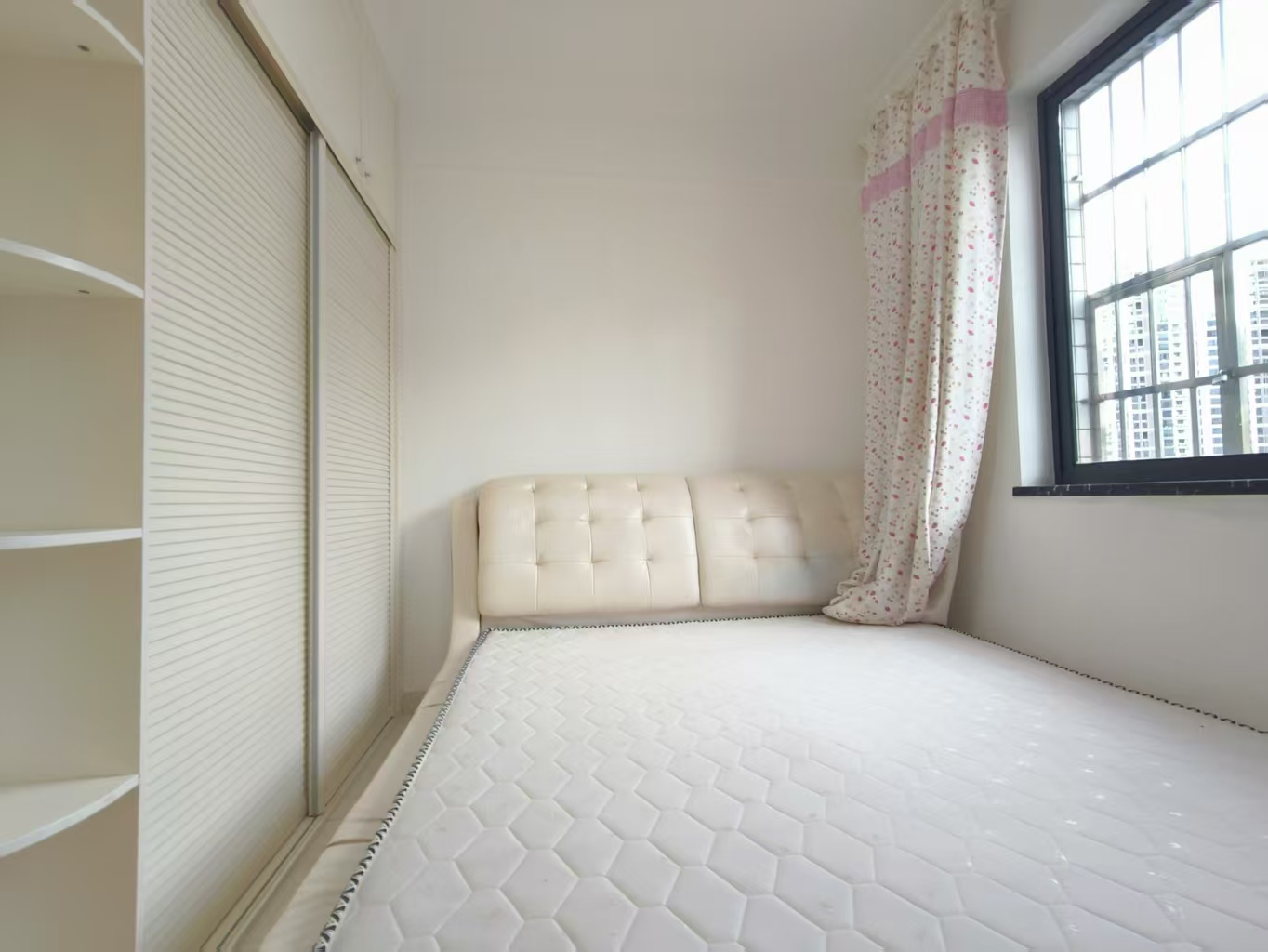 百金城小区 4室2厅2卫 4000.0元/月 百金城小区 4室2厅2卫 4000.0元/月室内图