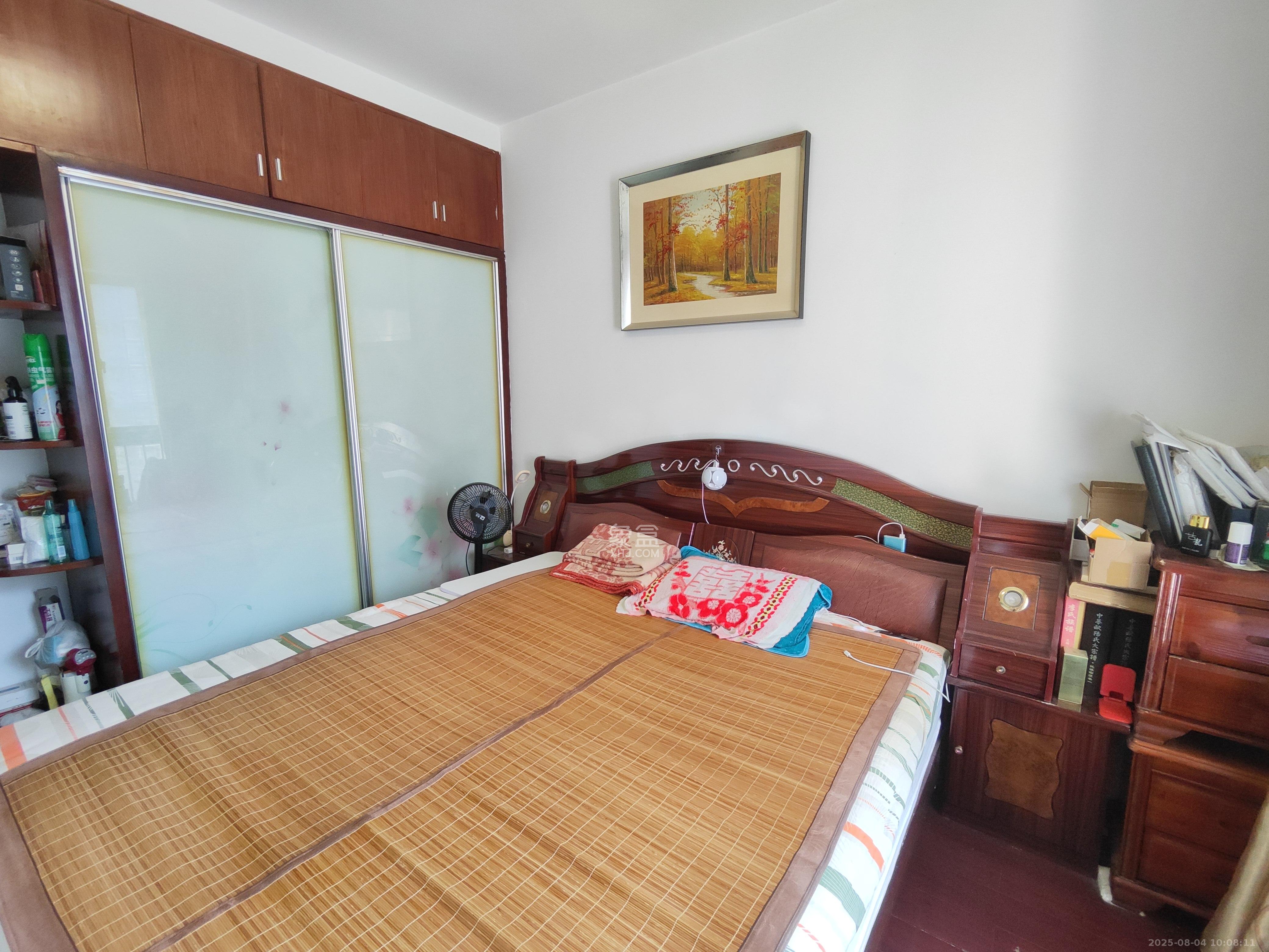 华天LOHO小镇 2室2厅1卫 1400.0元/月 华天LOHO小镇 2室2厅1卫 1400.0元/月室内图