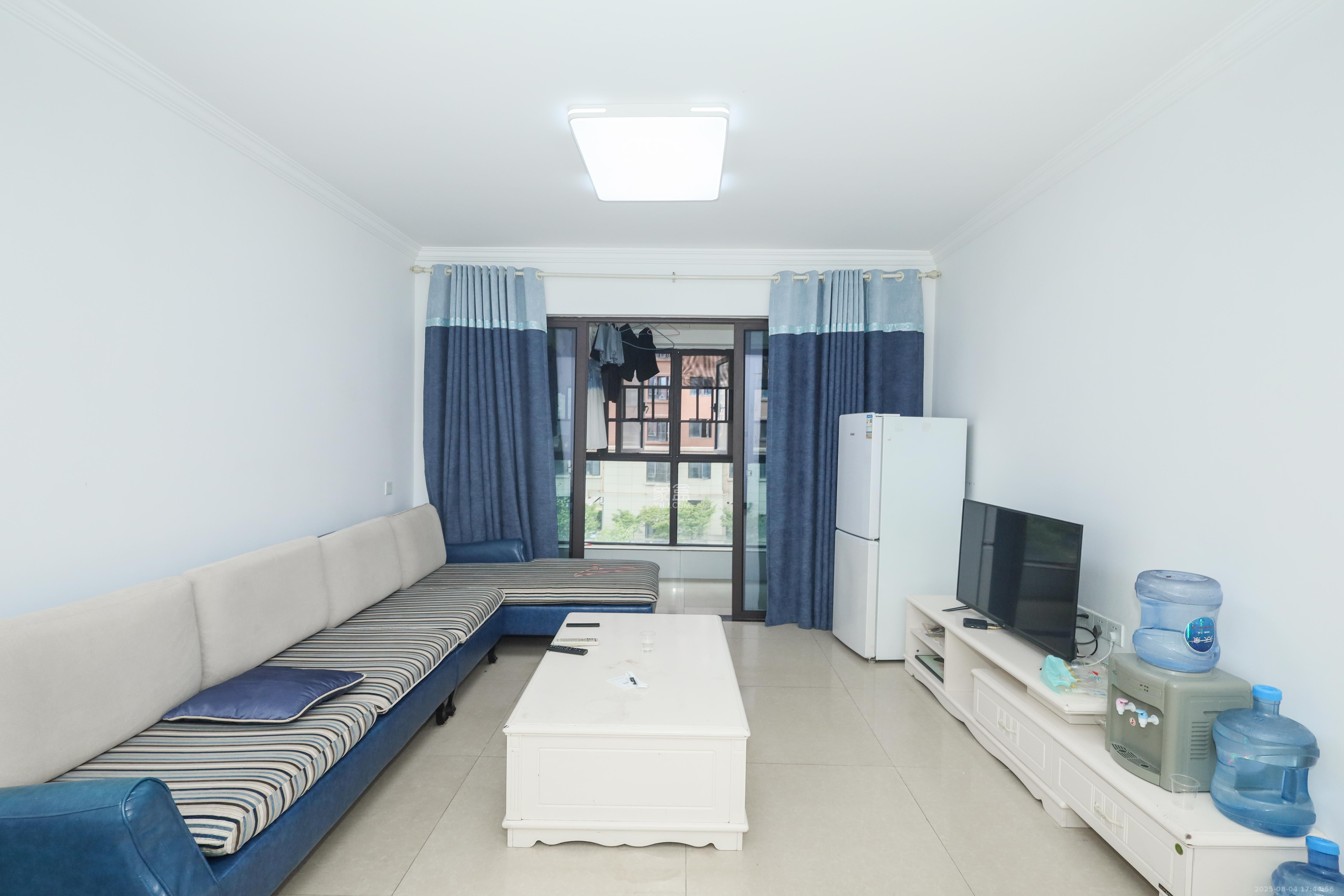 中冶中央公园  1室2厅1卫    95.0万 中冶中央公园  1室2厅1卫    95.0万客厅