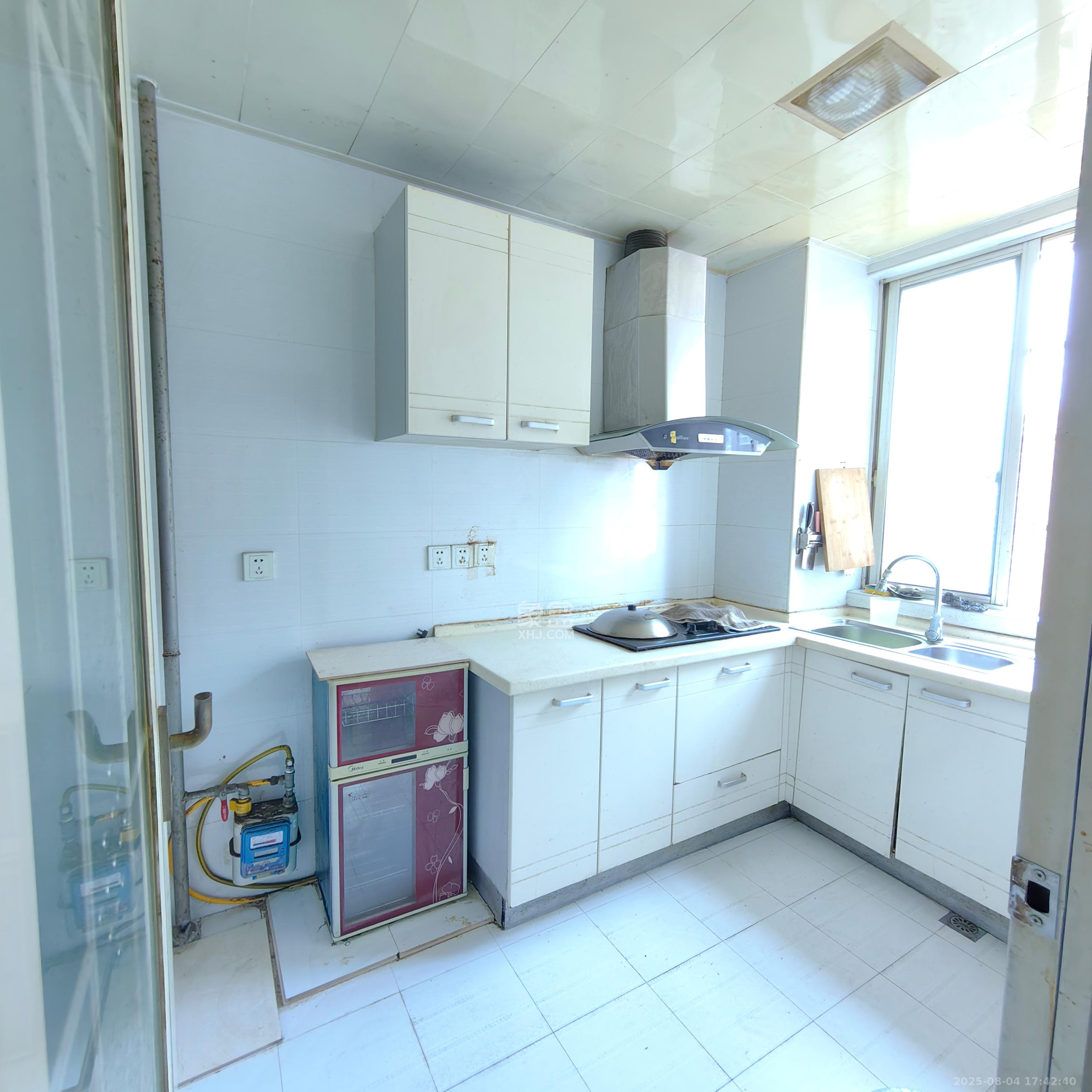 星城雅郡  3室2厅2卫    1390.0元/月 星城雅郡  3室2厅2卫    1390.0元/月室内图