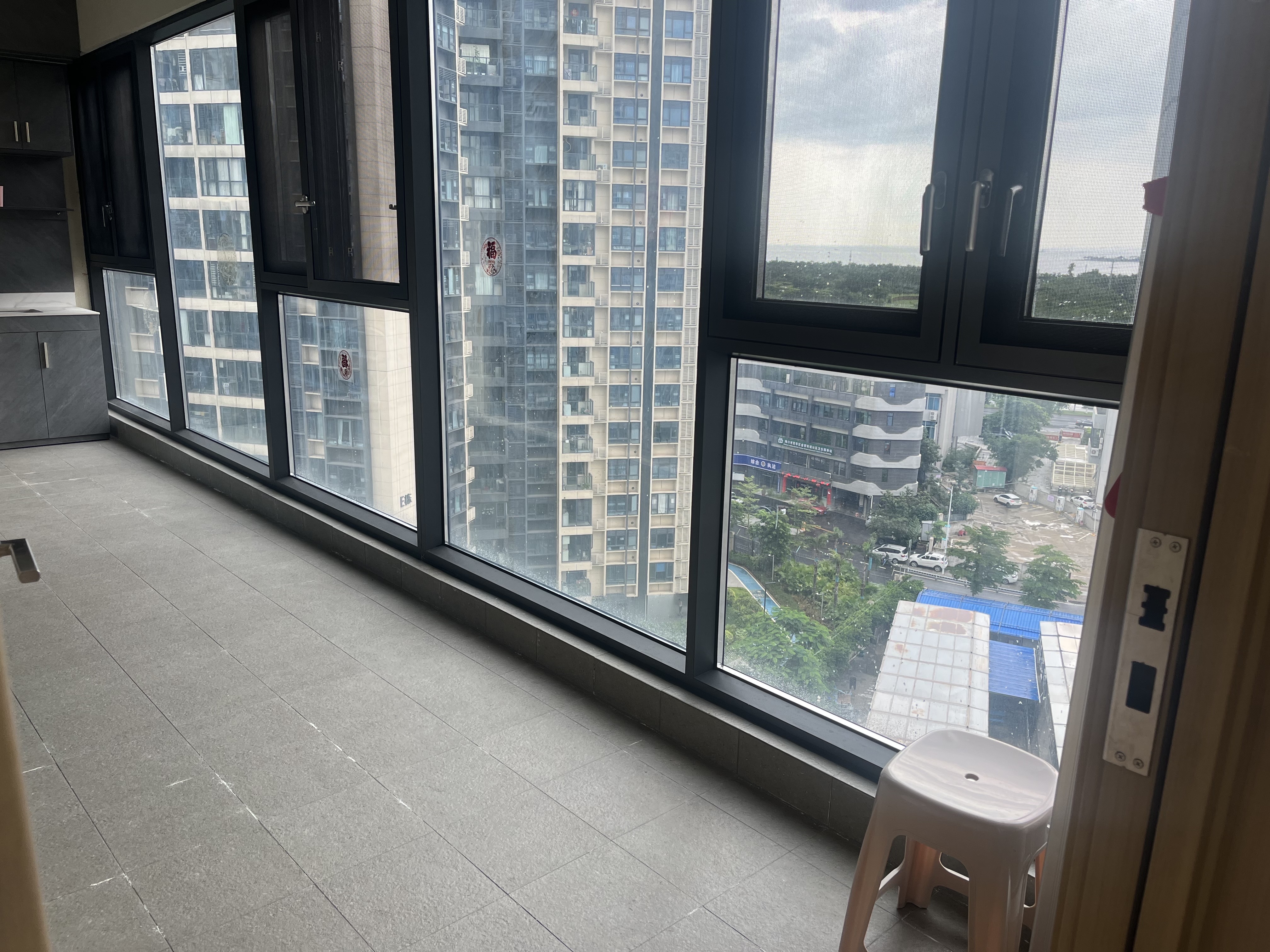 华润中心二期东悦府 4室2厅3卫 620.0万 华润中心二期东悦府 4室2厅3卫 620.0万客厅