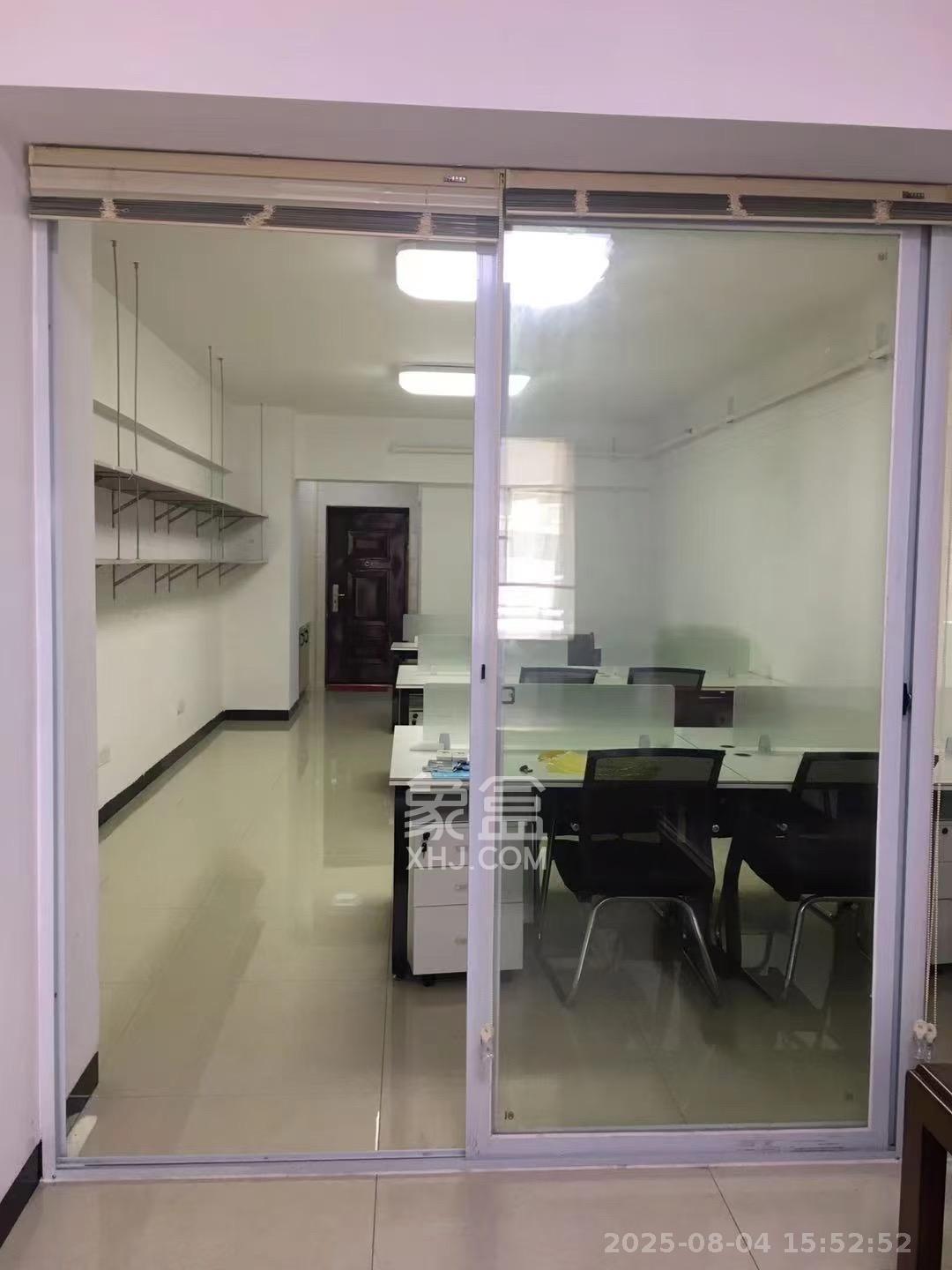 MOMA当代广场 1室0厅0卫 1600.0元/月 MOMA当代广场 1室0厅0卫 1600.0元/月室内图