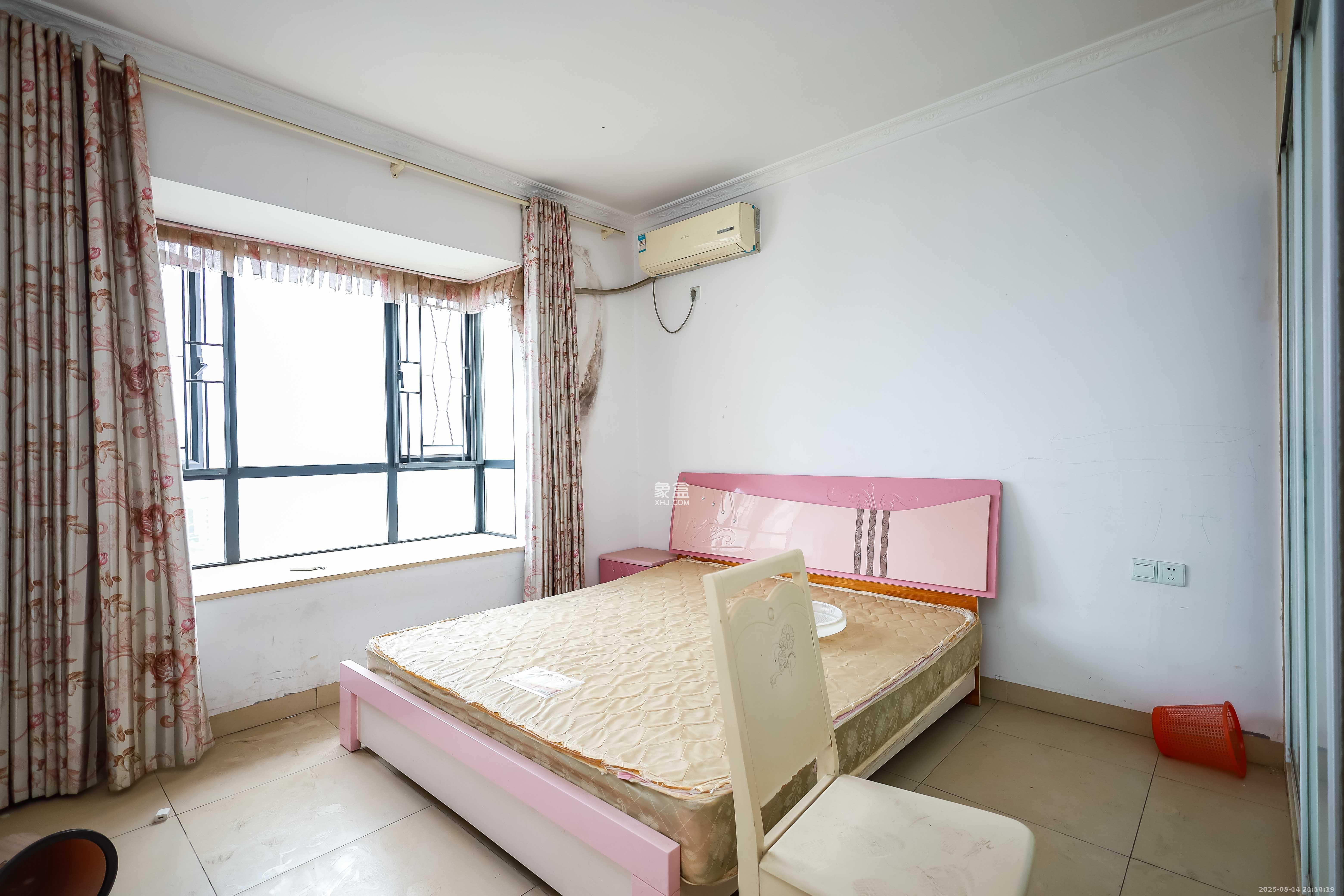 莱茵城  3室2厅1卫    1800.0元/月室内图