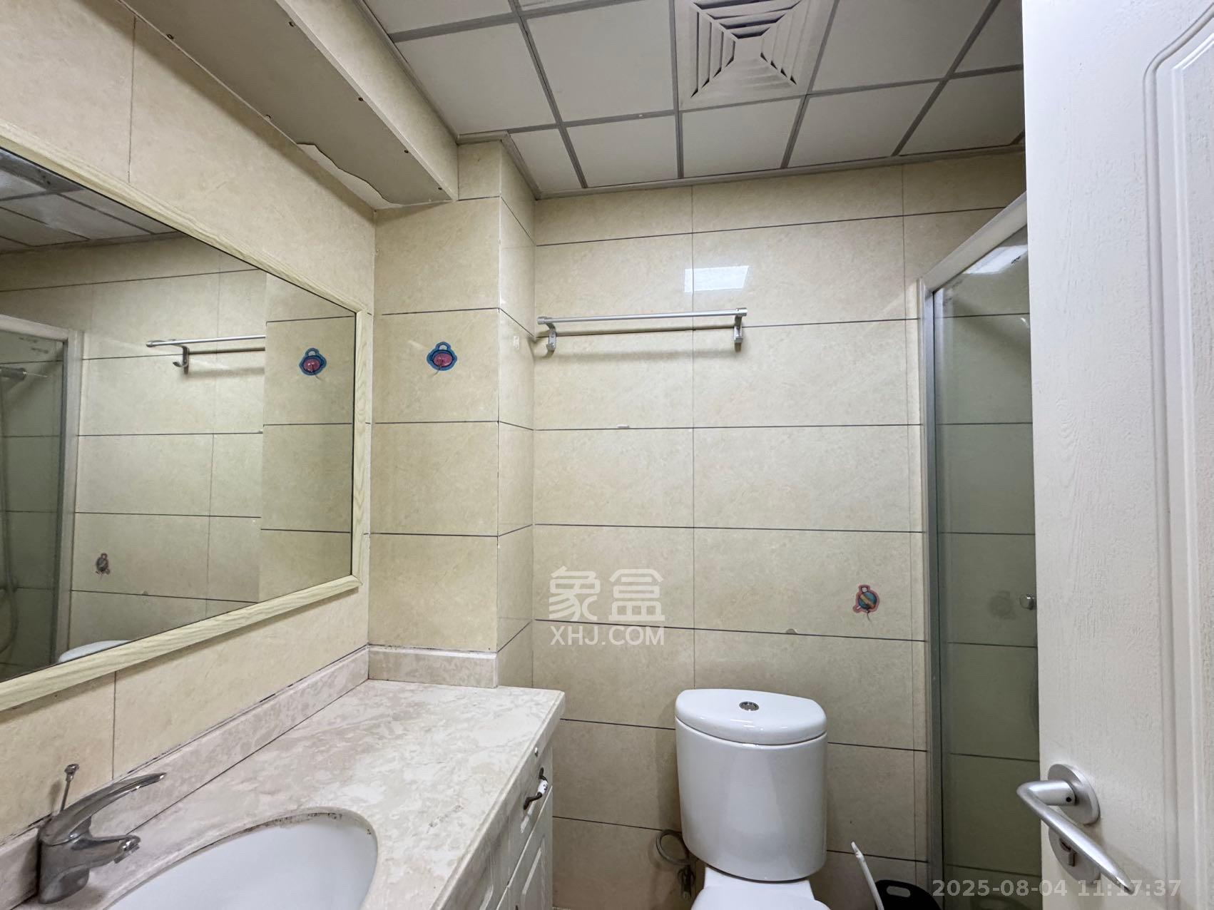 蓝湾国际广场 1室1厅1卫 1600.0元/月 蓝湾国际广场 1室1厅1卫 1600.0元/月室内图