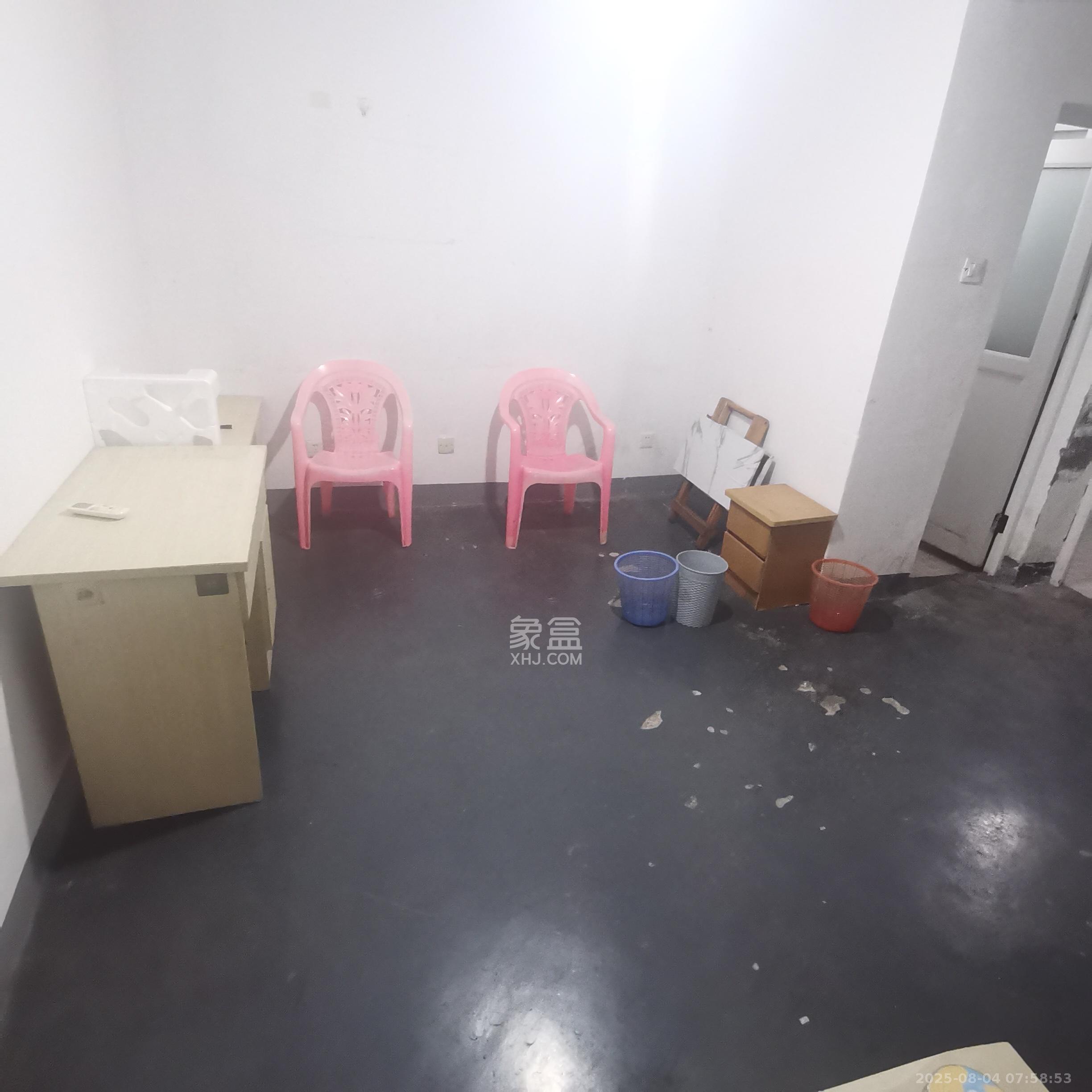 长房凤凰佳园 1室1厅1卫 1000.0元/月 长房凤凰佳园 1室1厅1卫 1000.0元/月室内图