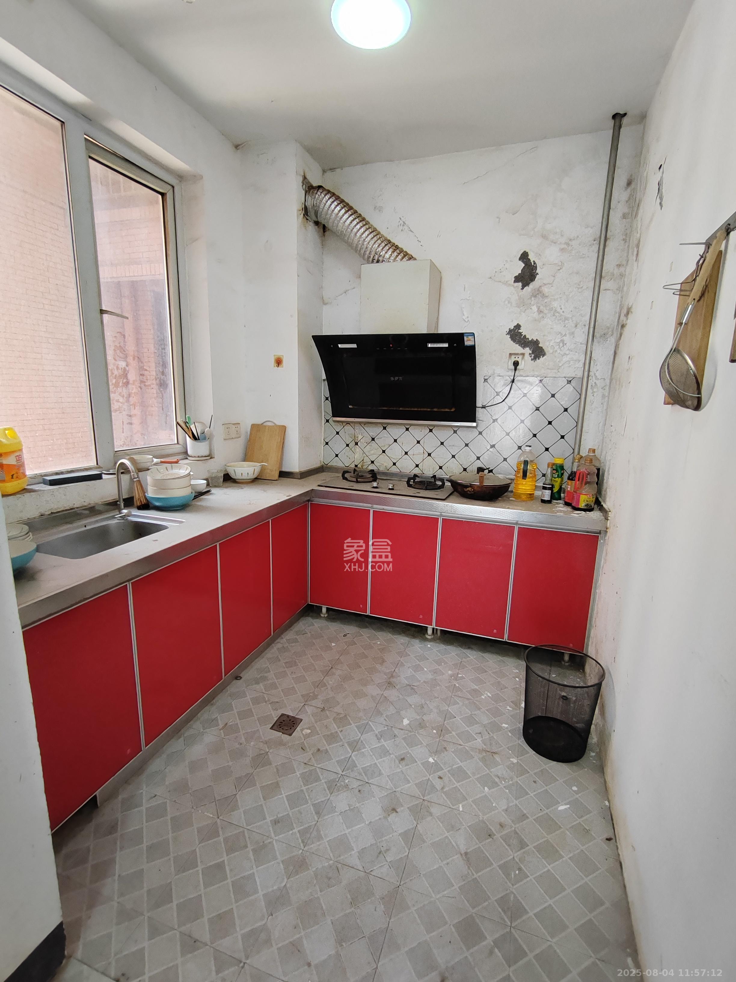 丽发新城 2室2厅1卫 1100.0元/月 丽发新城 2室2厅1卫 1100.0元/月室内图