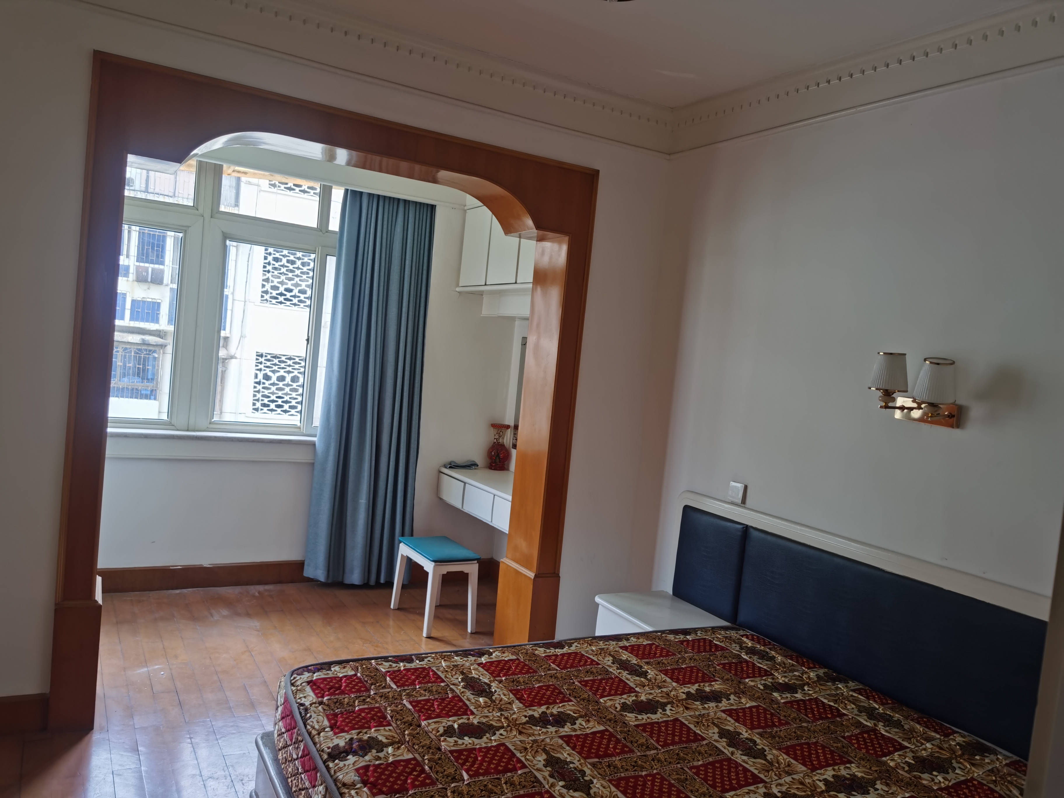 市人大政协机关大院住宅区(老市委) 3室1厅1卫 1300.0元/月 市人大政协机关大院住宅区(老市委) 3室1厅1卫 1300.0元/月室内图