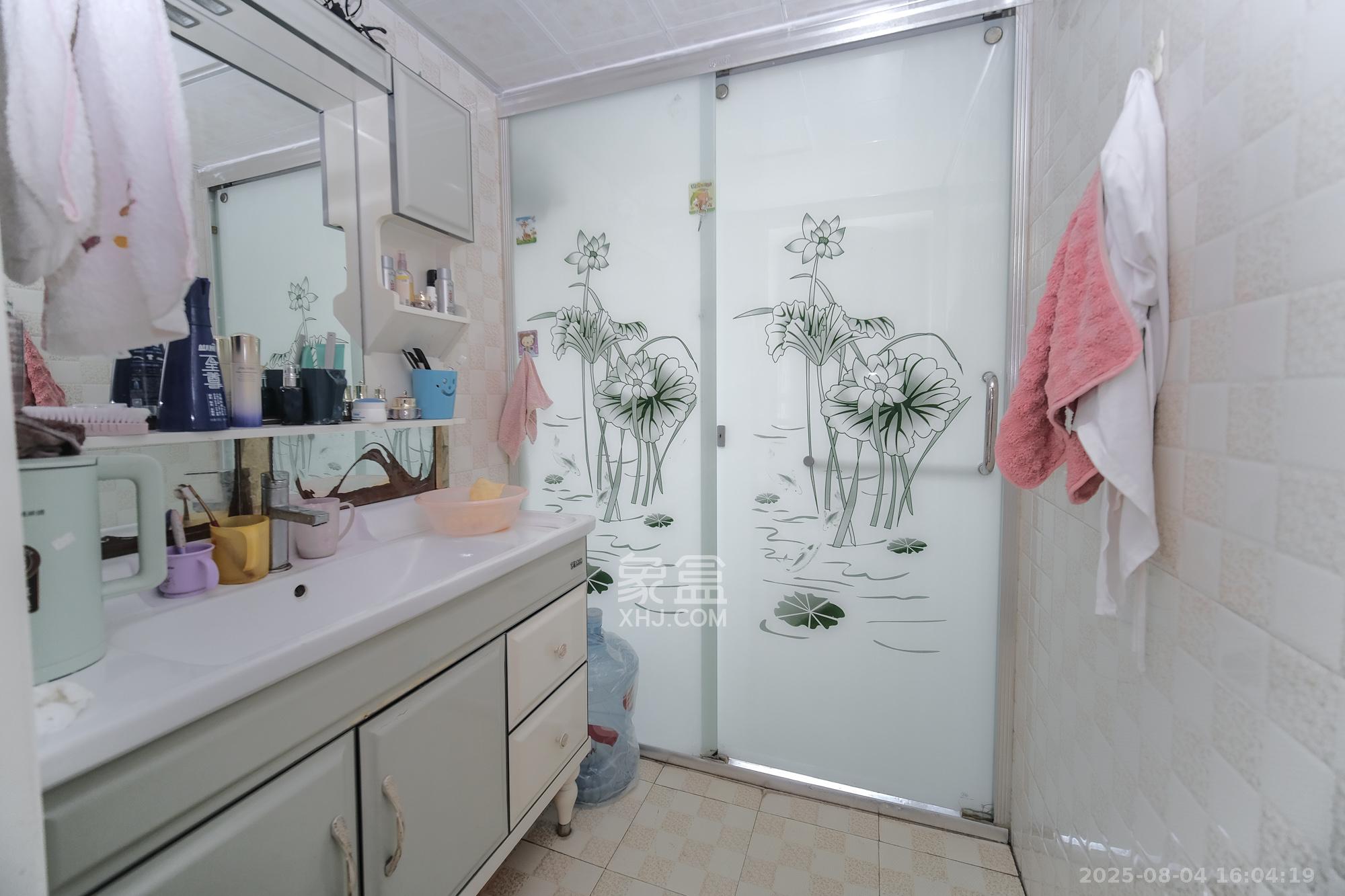 三一街区 3室2厅2卫 78.0万 三一街区 3室2厅2卫 78.0万卫生间