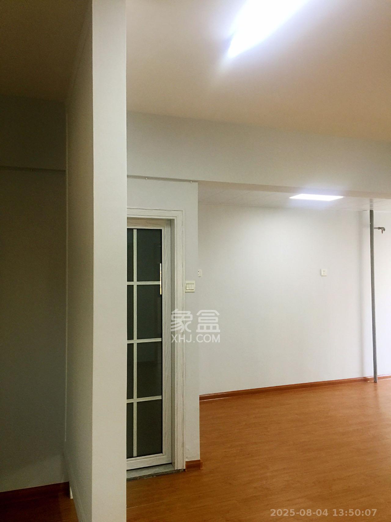 湘域中央  2室1厅1卫   3800.00元/月室内图