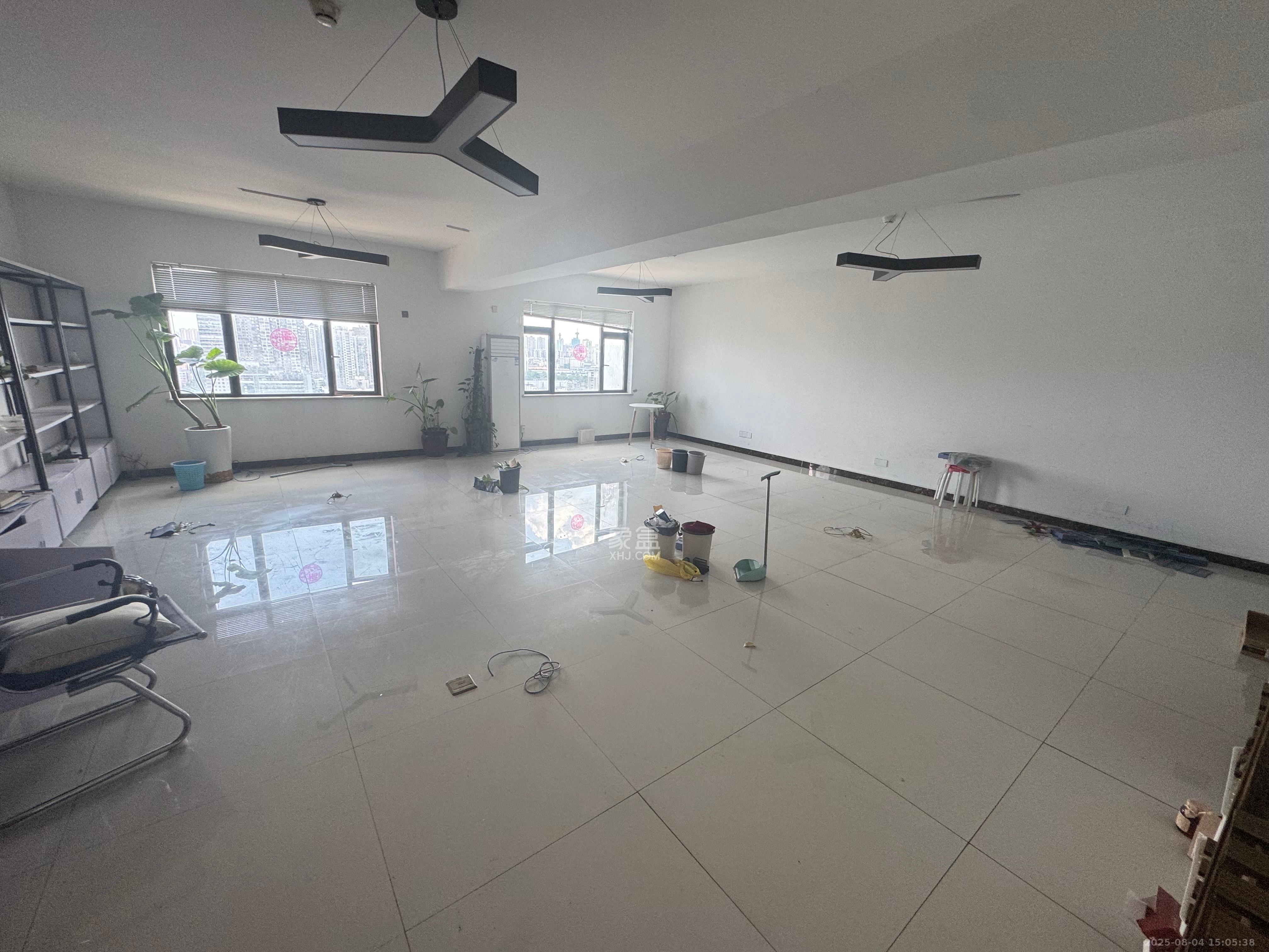 越界(天佑国际大厦) 1室0厅1卫 3600.0元/月 越界(天佑国际大厦) 1室0厅1卫 3600.0元/月室内图