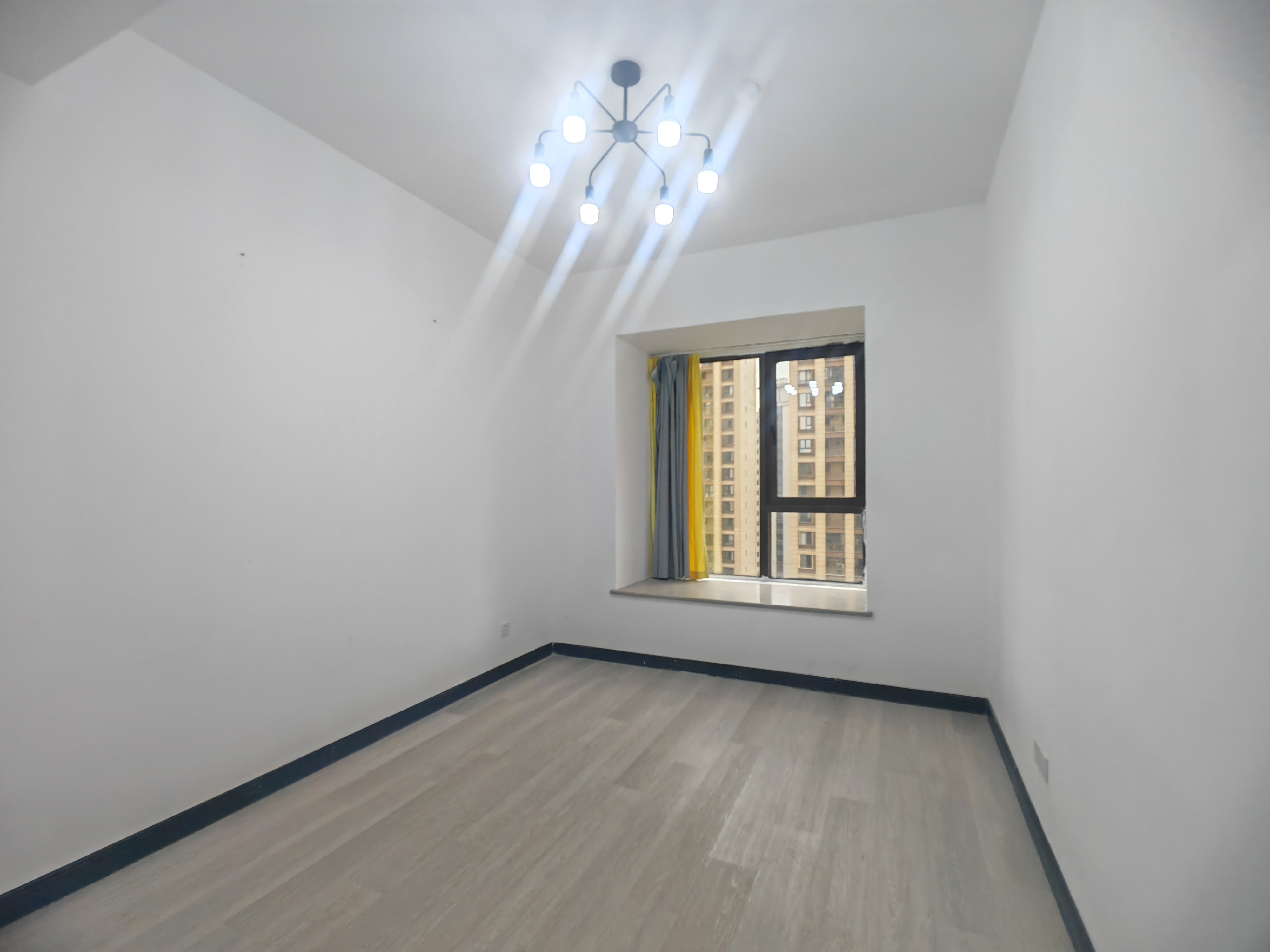 海航豪庭南苑 4室2厅4卫 8000.0元/月 海航豪庭南苑 4室2厅4卫 8000.0元/月室内图