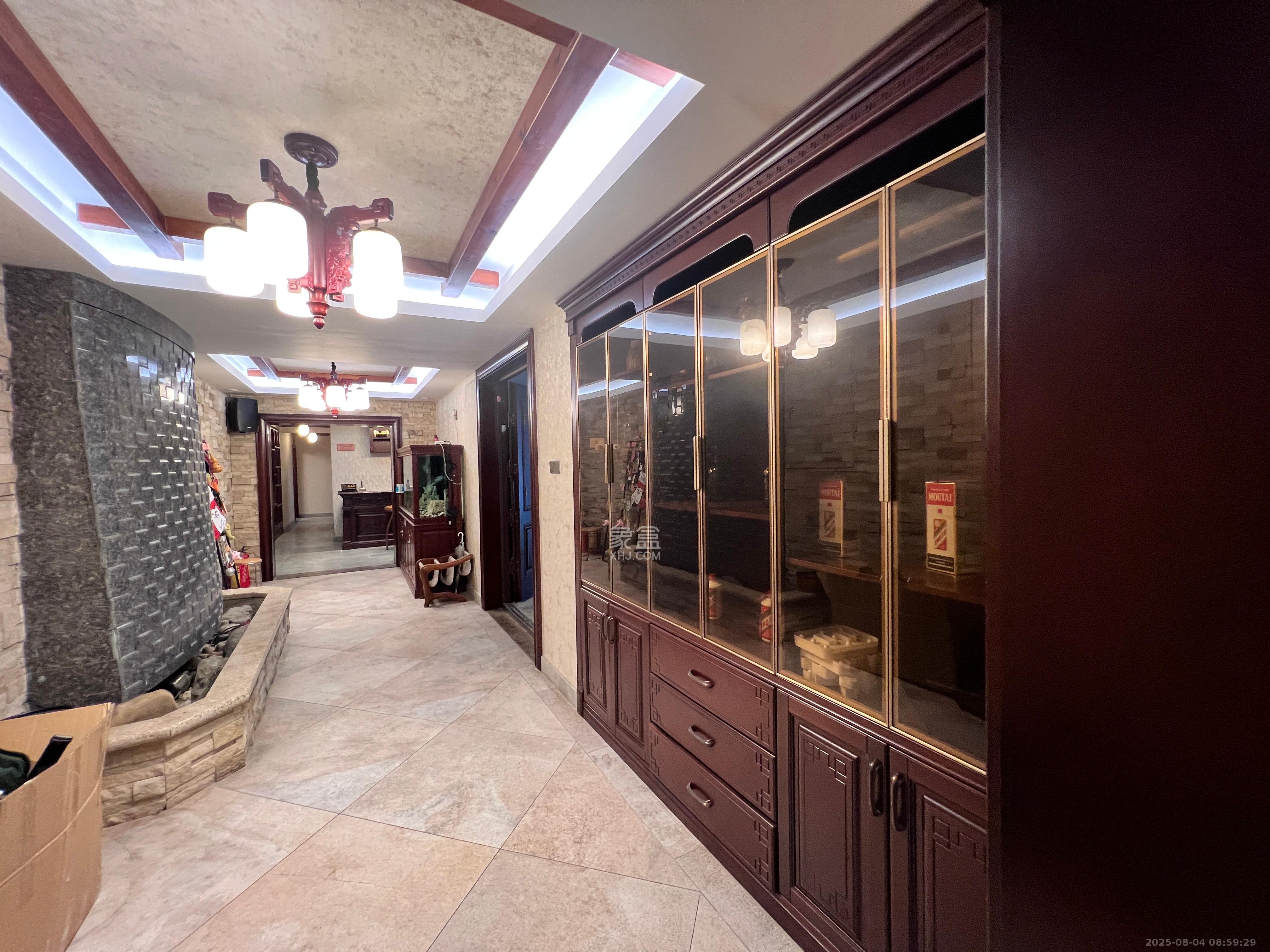 海拔东方 5室2厅2卫 15000.0元/月 海拔东方 5室2厅2卫 15000.0元/月室内图