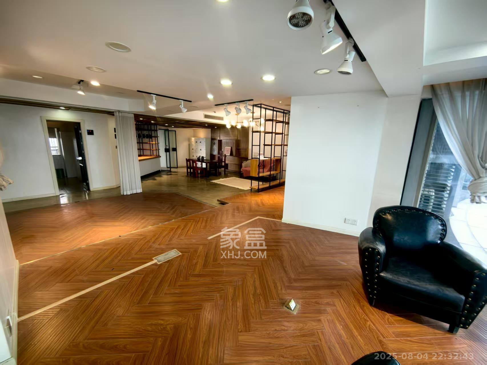 潮宗御苑 4室2厅2卫 7000.0元/月 潮宗御苑 4室2厅2卫 7000.0元/月室内图