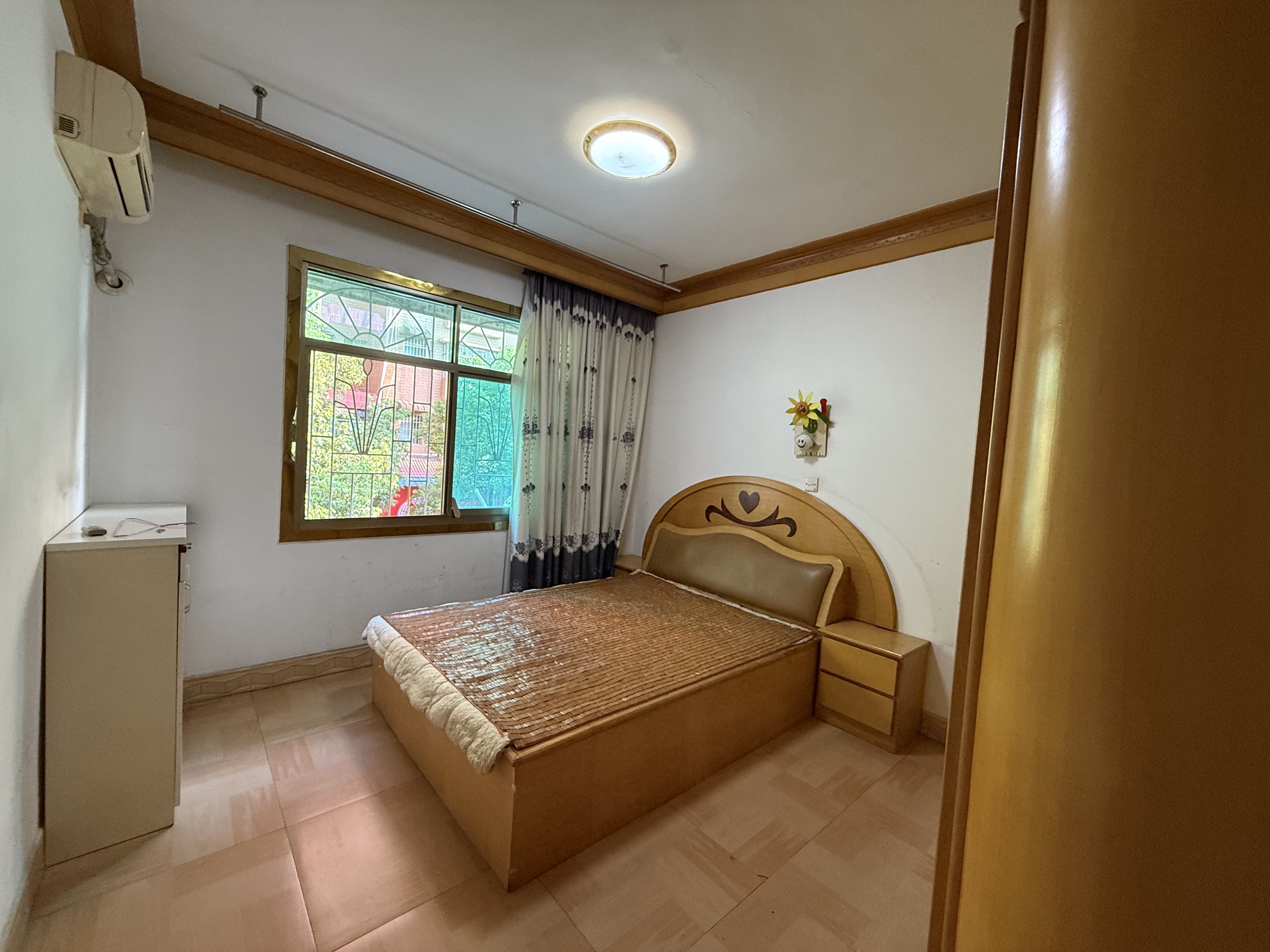 418家属区  3室2厅1卫    39.8万客厅