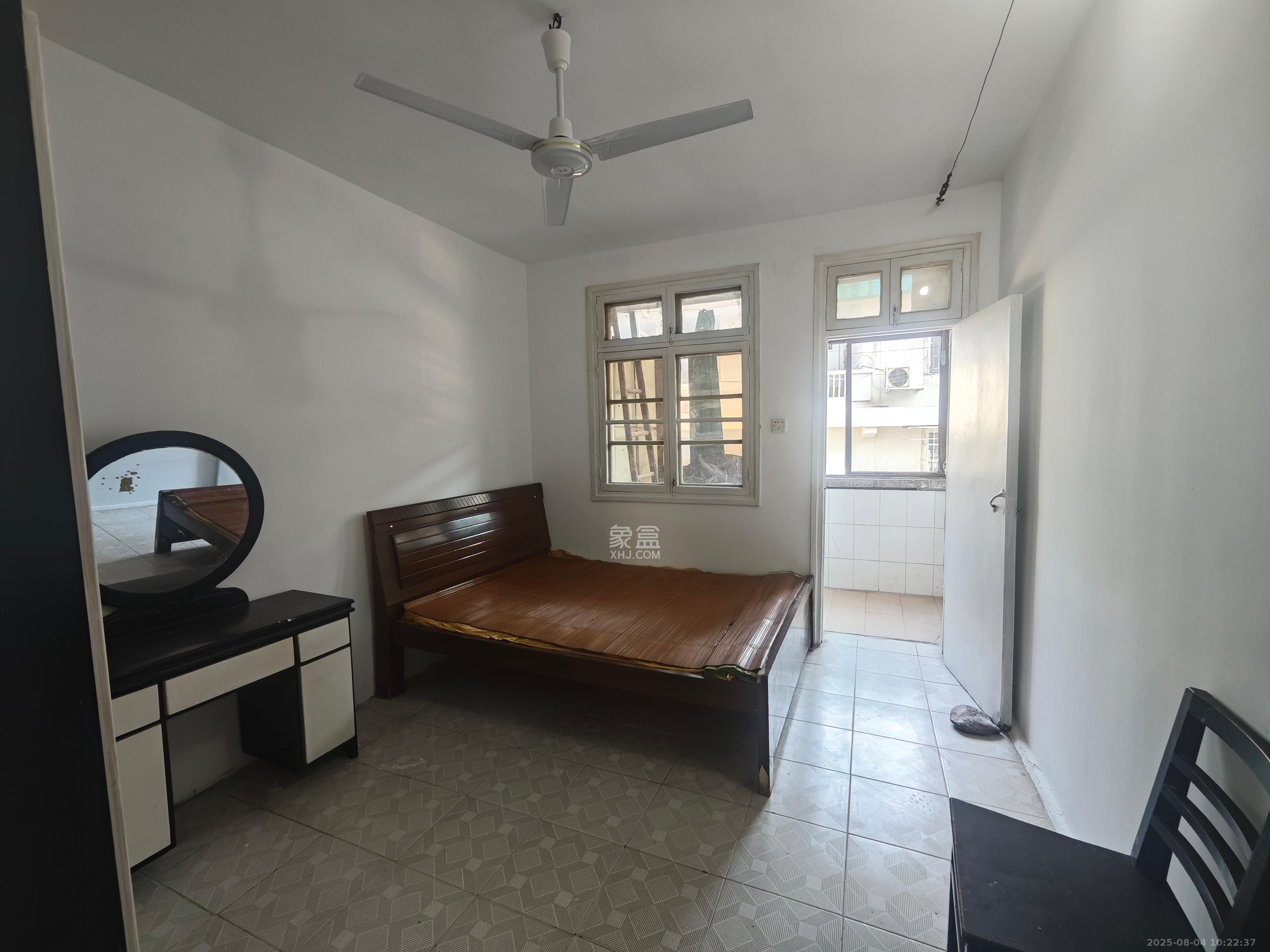 五里牌土蓄公司宿舍  3室2厅1卫    1400.0元/月 五里牌土蓄公司宿舍  3室2厅1卫    1400.0元/月室内图