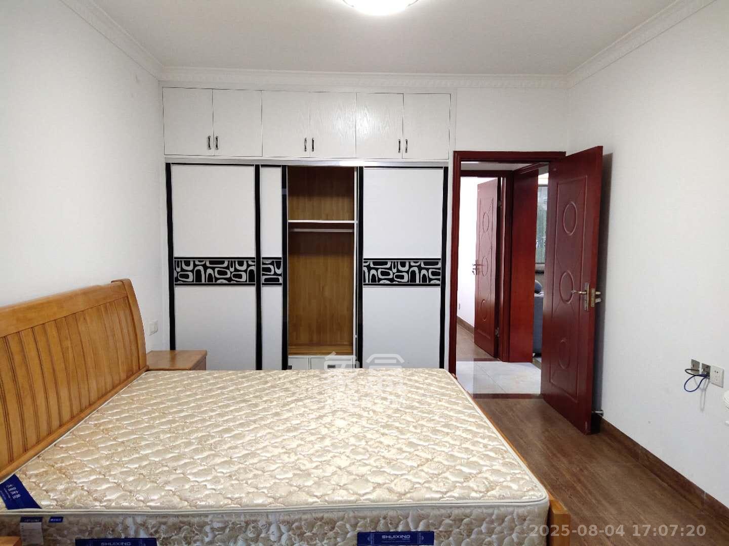 长房时代城 3室2厅1卫 2400.0元/月 长房时代城 3室2厅1卫 2400.0元/月室内图