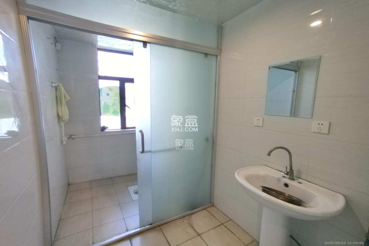 滨江一号(丰泰花园)  5室2厅2卫    3400.0元/月 滨江一号(丰泰花园)  5室2厅2卫    3400.0元/月室内图