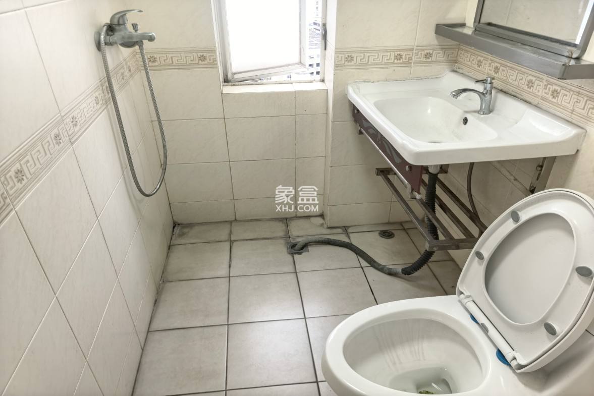 中盐大厦 3室2厅2卫 3200.0元/月 中盐大厦 3室2厅2卫 3200.0元/月室内图