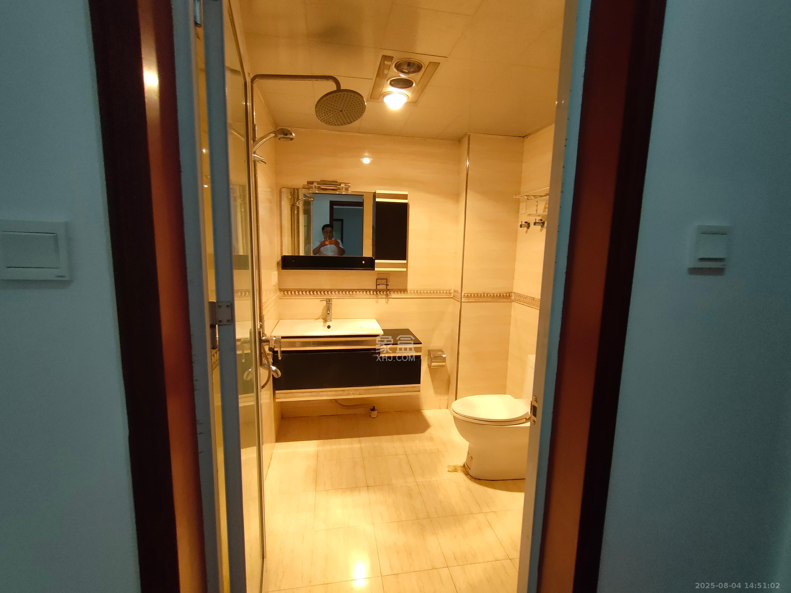 佳美星城 3室2厅2卫 2400.0元/月 佳美星城 3室2厅2卫 2400.0元/月室内图