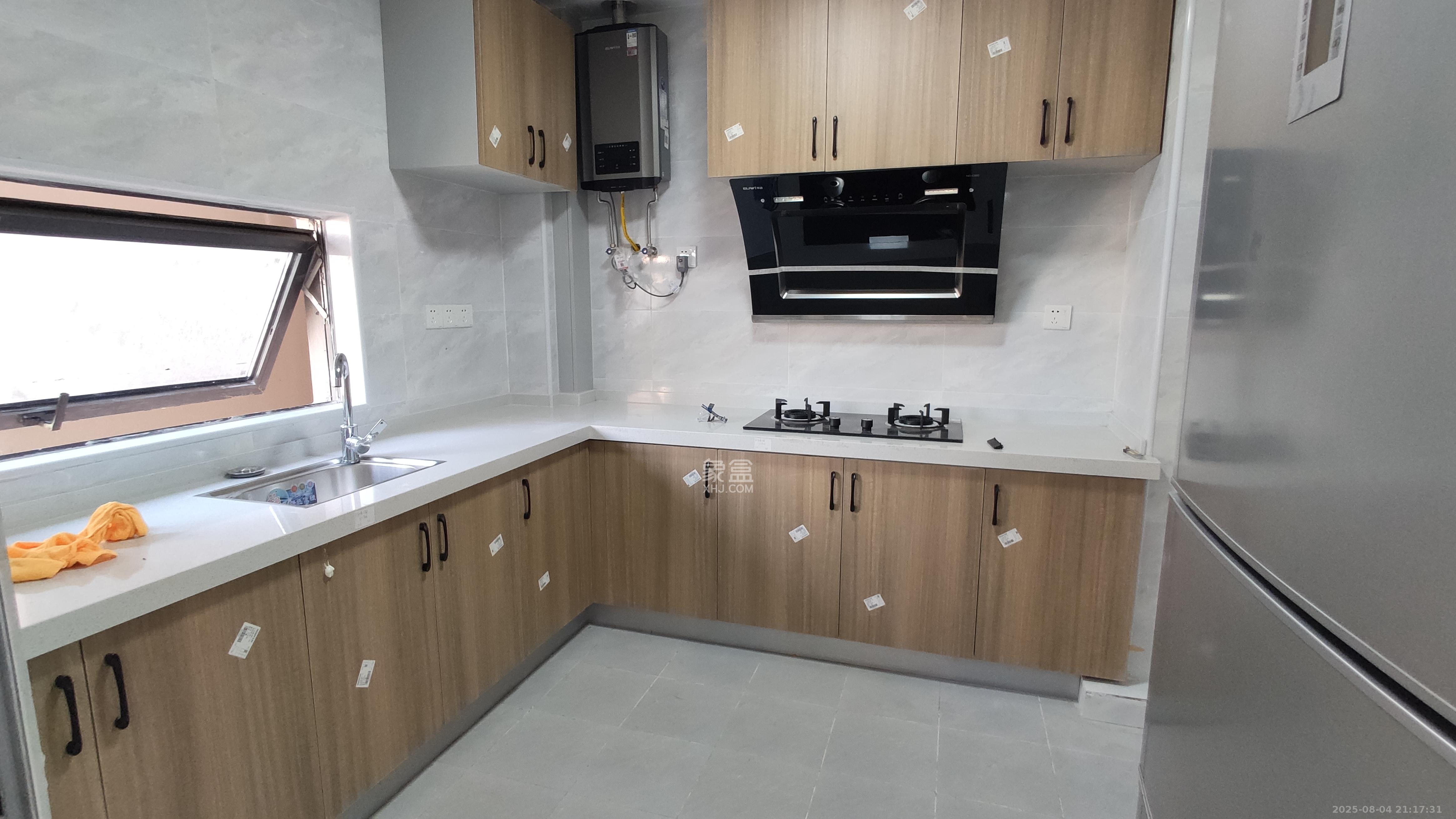 汇金城/嘉华城（二期、三期）  4室2厅1卫    3100.0元/月室内图