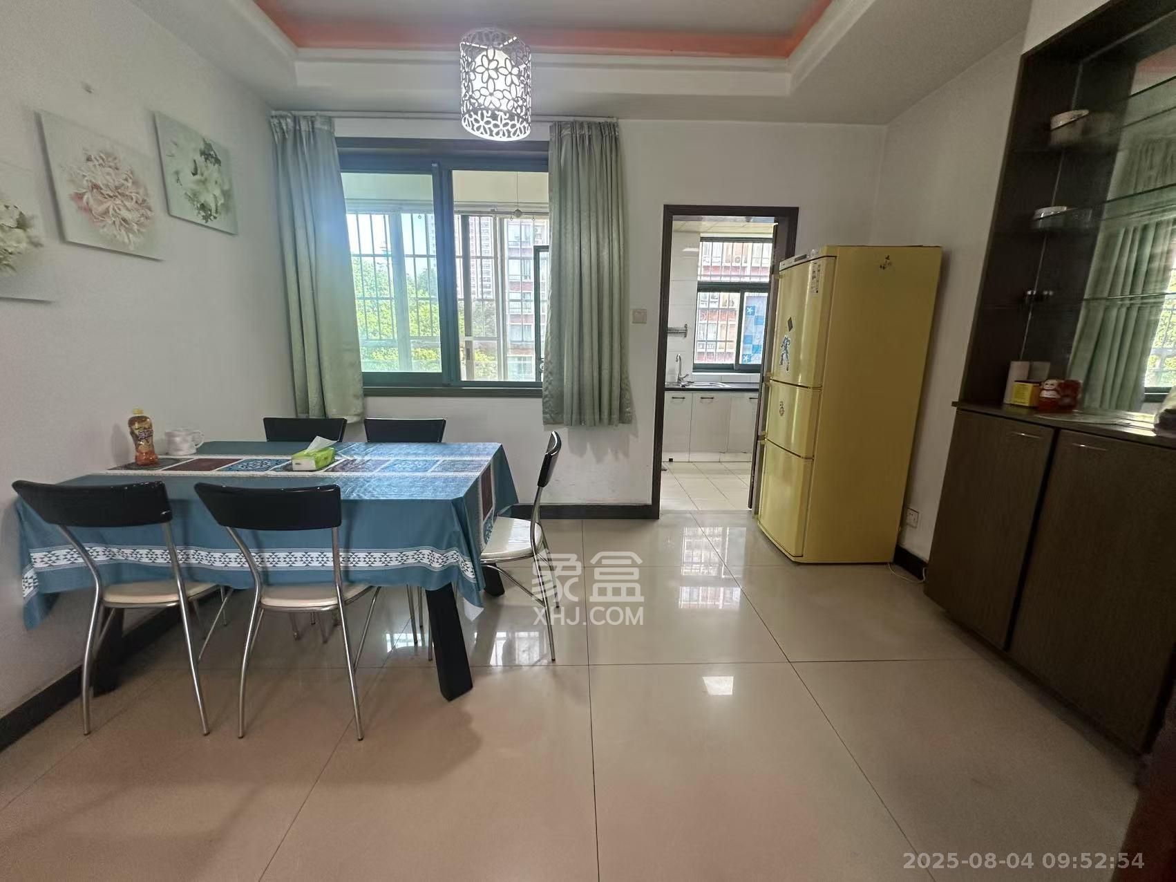 亚华香舍花都 3室2厅2卫 2800.0元/月 亚华香舍花都 3室2厅2卫 2800.0元/月室内图