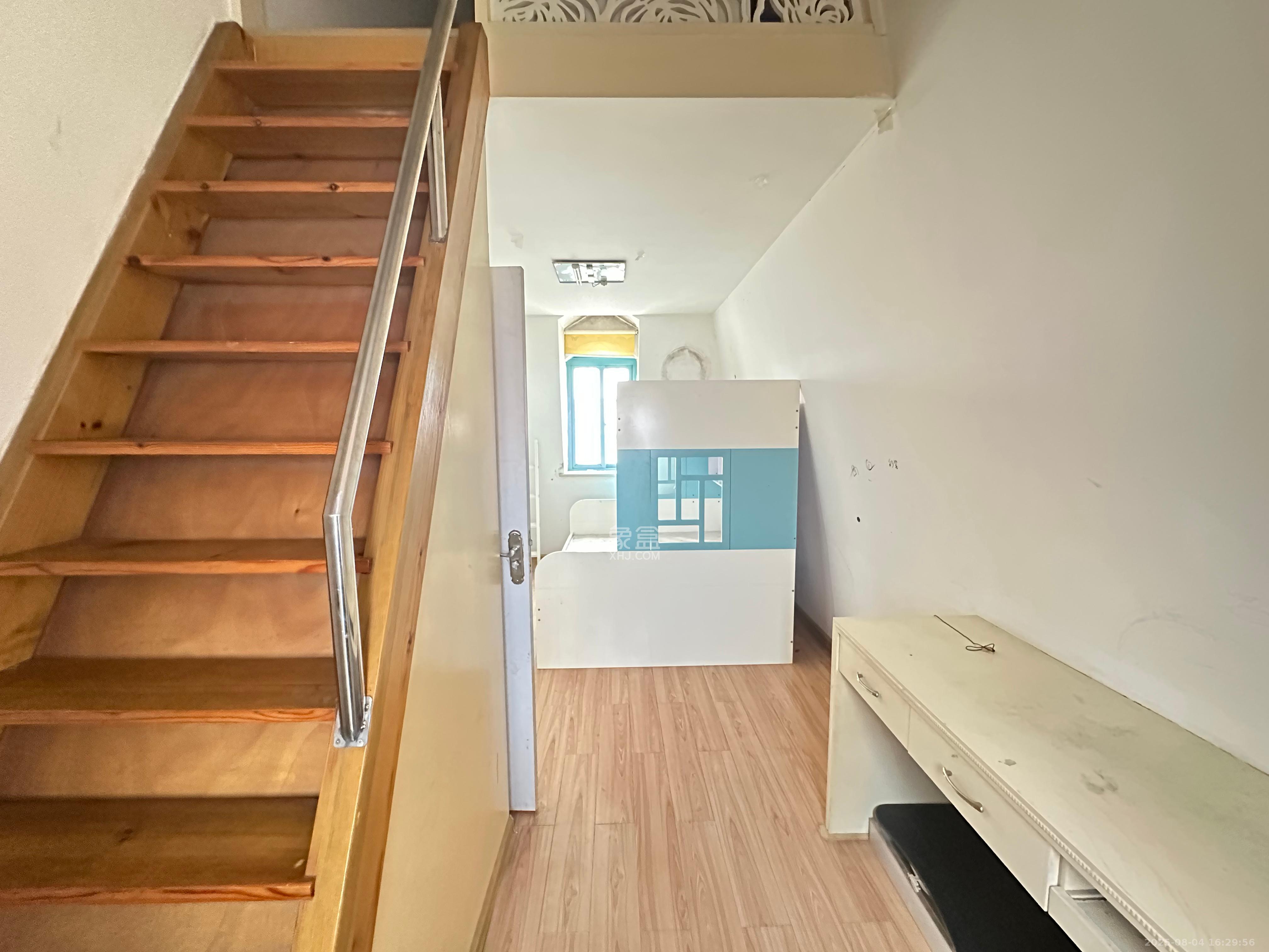 蝴蝶谷 2室2厅1卫 1400.0元/月 蝴蝶谷 2室2厅1卫 1400.0元/月室内图