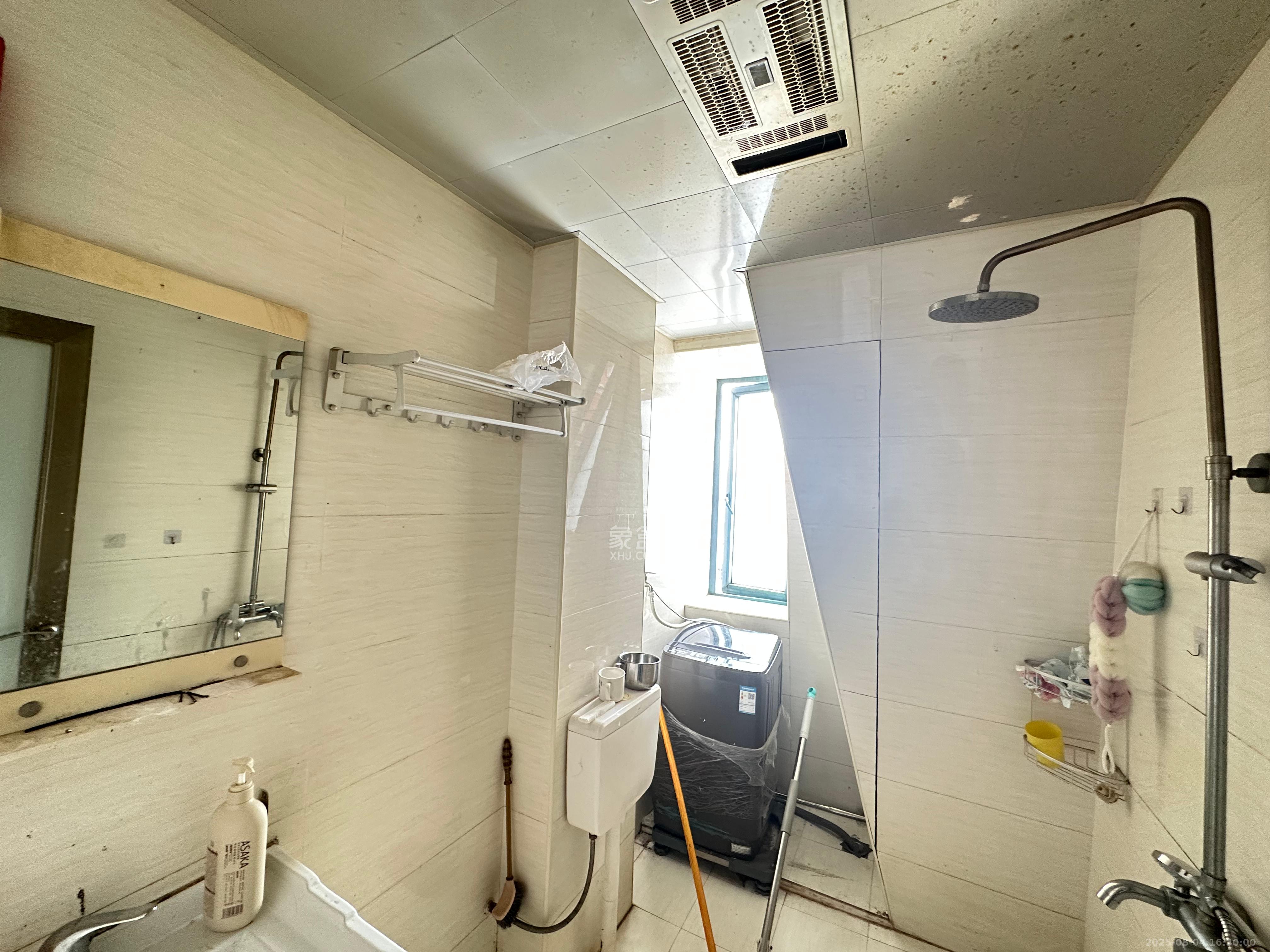 蝴蝶谷  2室2厅1卫    1400.0元/月室内图