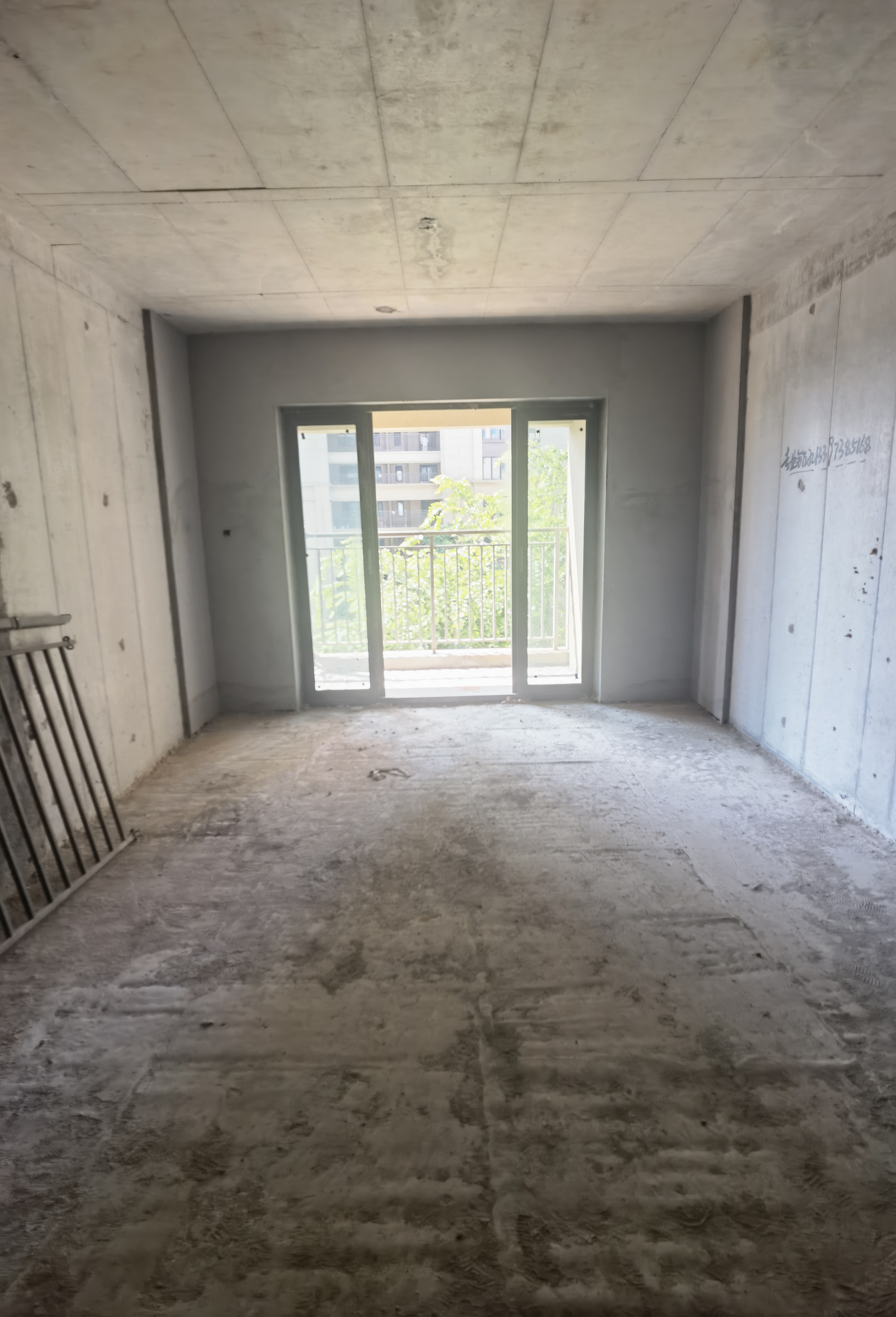 中梁湾田御江府 3室2厅2卫 44.0万 中梁湾田御江府 3室2厅2卫 44.0万客厅