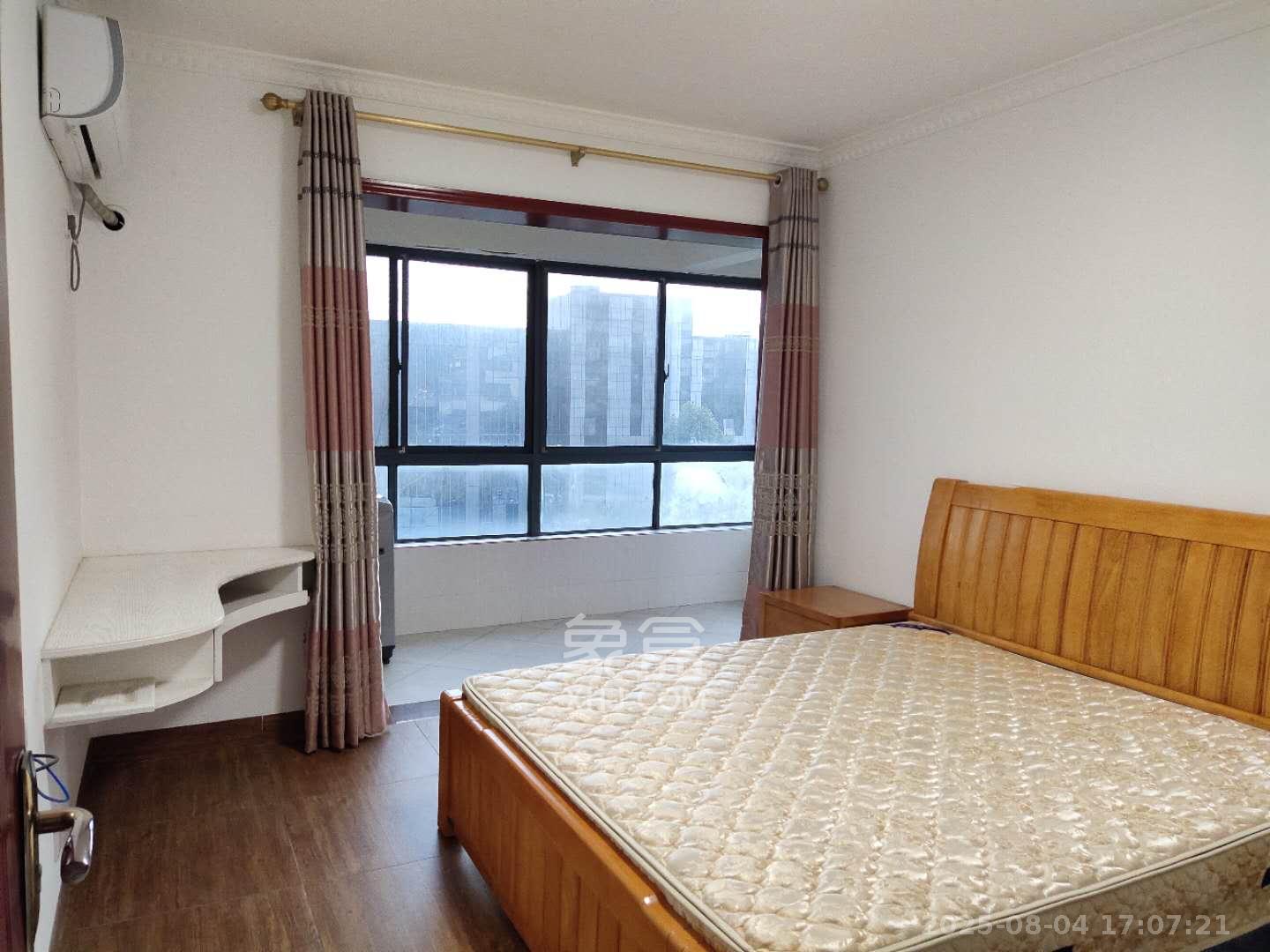 长房时代城 3室2厅1卫 2400.0元/月 长房时代城 3室2厅1卫 2400.0元/月室内图