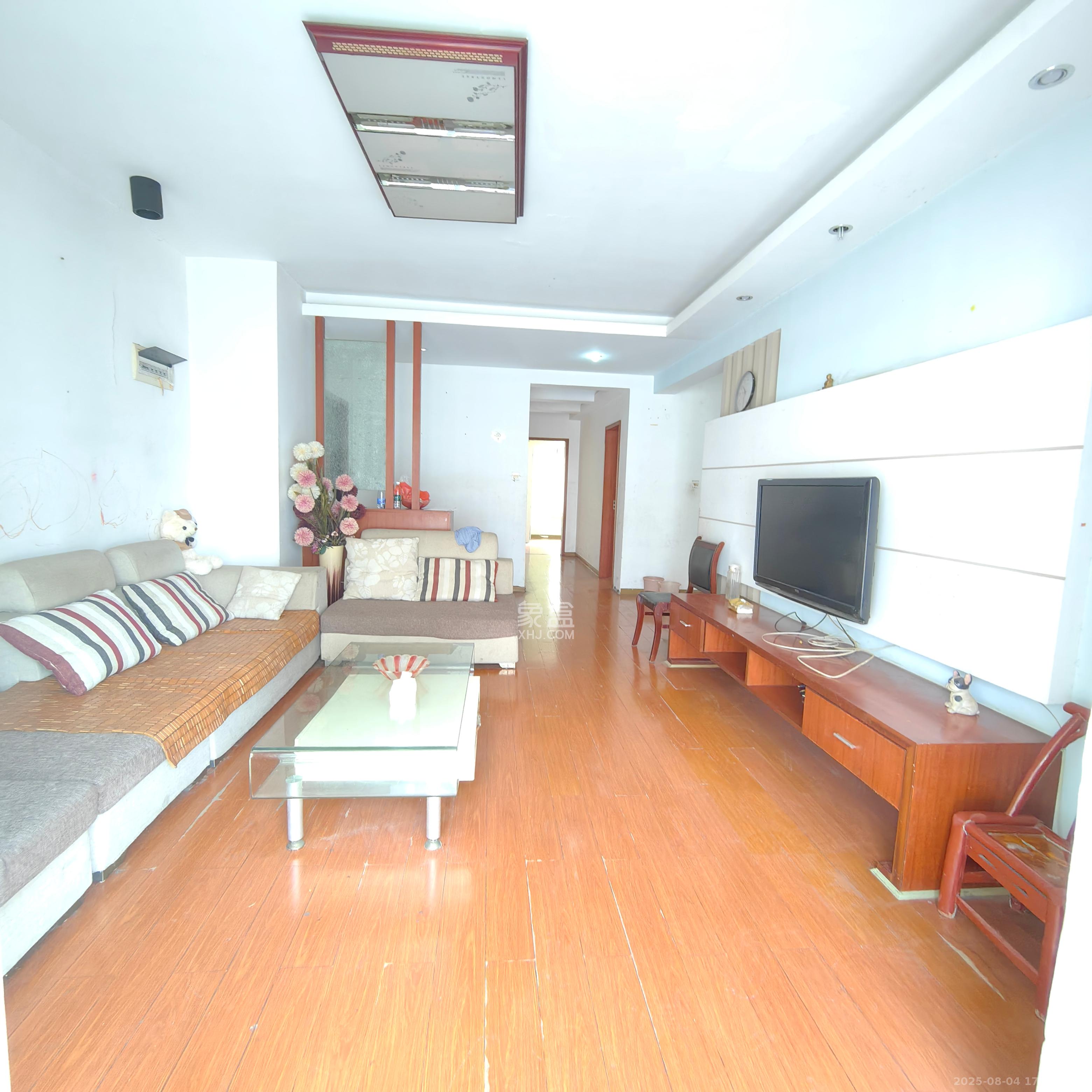 星城雅郡  3室2厅2卫    1390.0元/月 星城雅郡  3室2厅2卫    1390.0元/月室内图