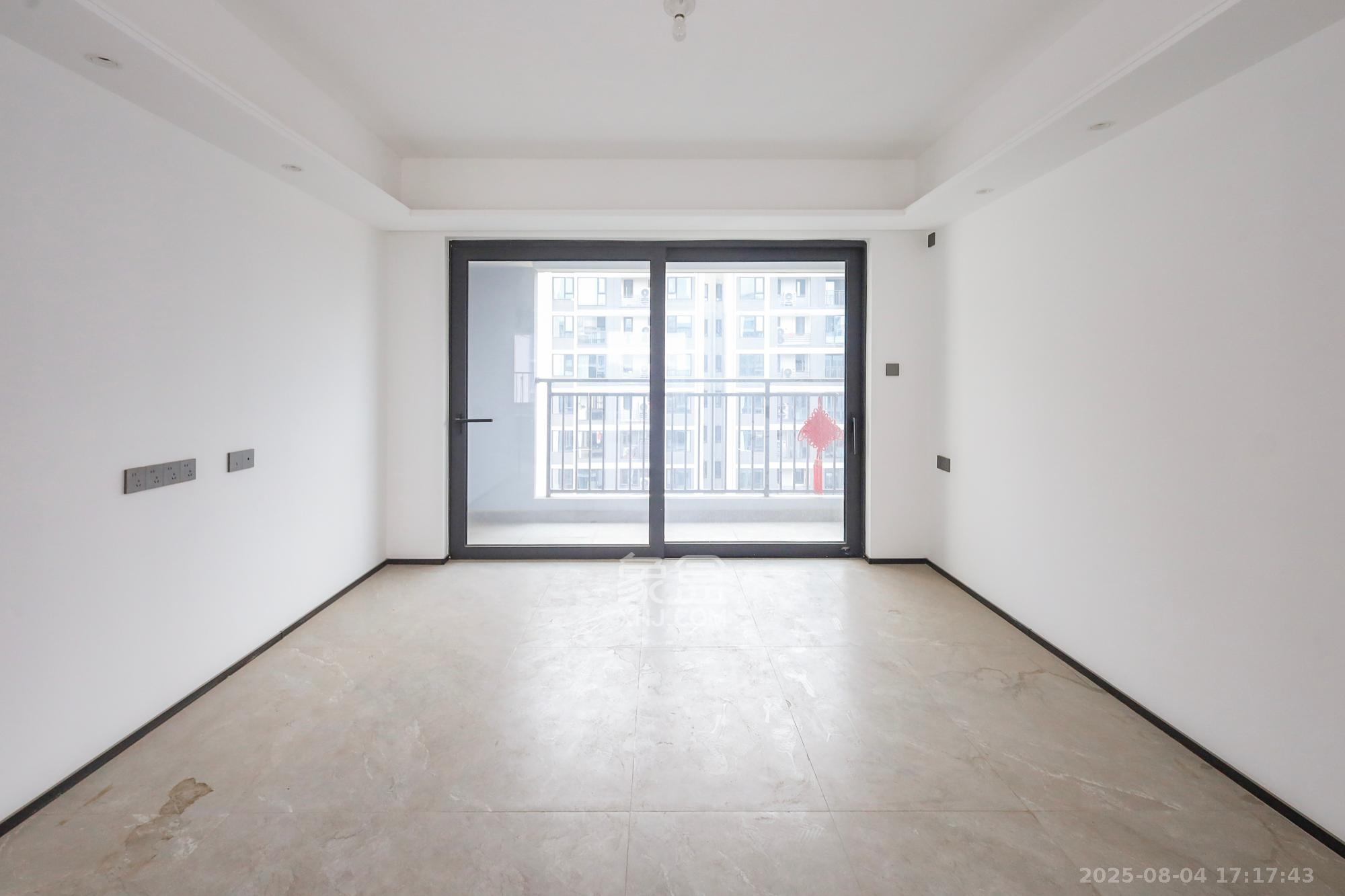 万科森林公园  1室0厅0卫    180.0万客厅