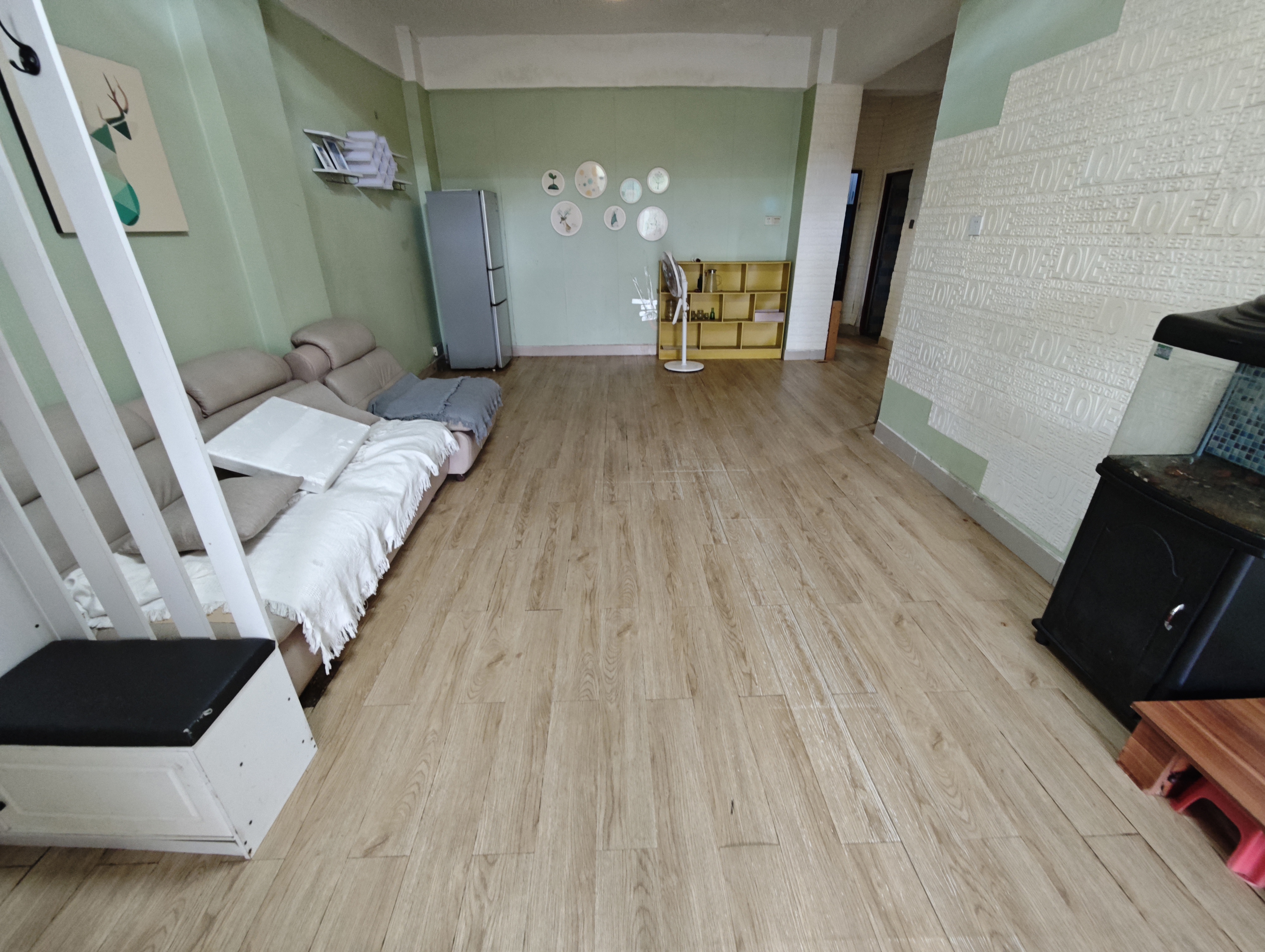 翔隆楼 3室2厅1卫 1600.0元/月 翔隆楼 3室2厅1卫 1600.0元/月室内图