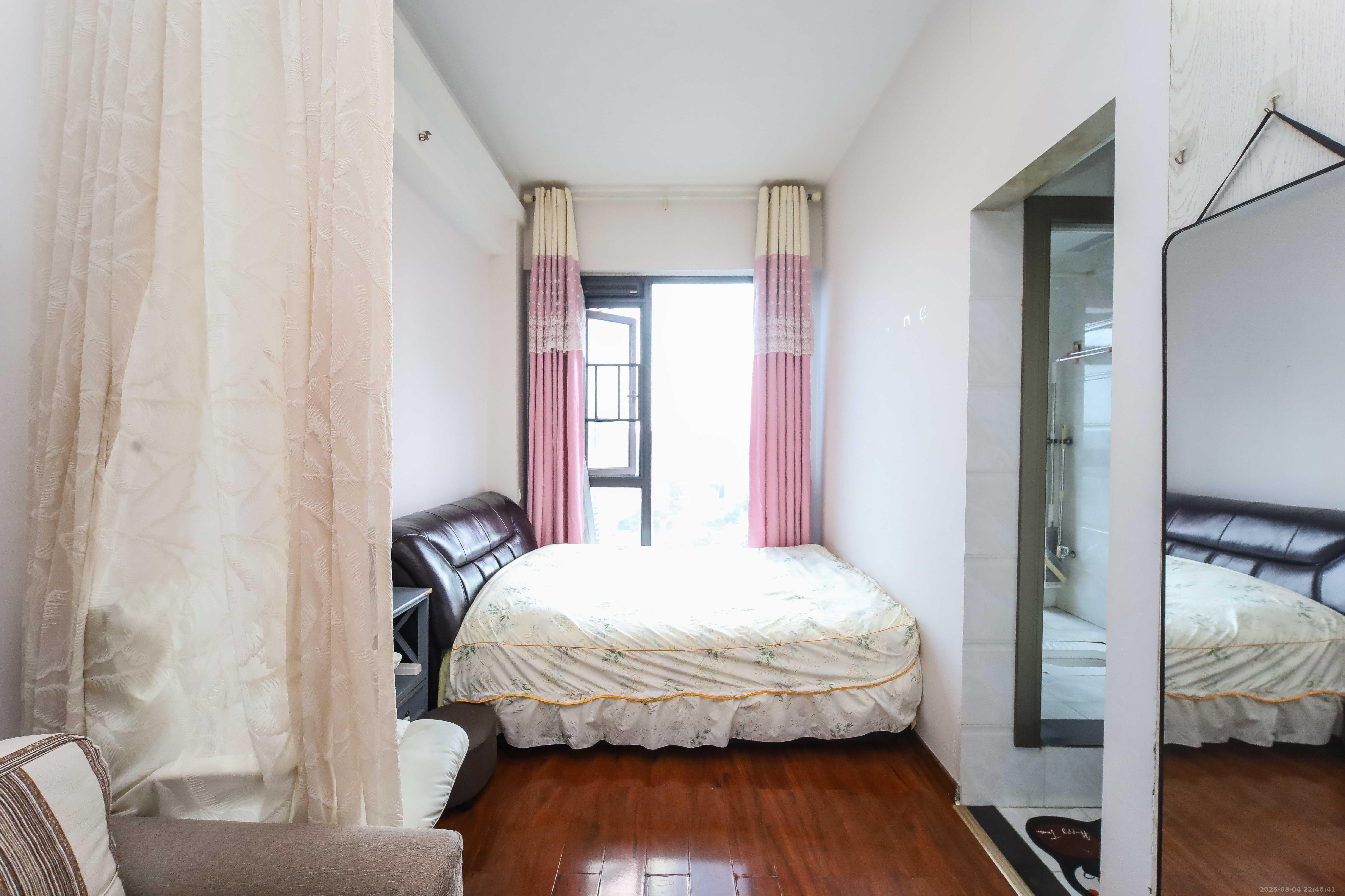 红橡华园(菲莎公馆)  1室1厅1卫    28.0万卧室